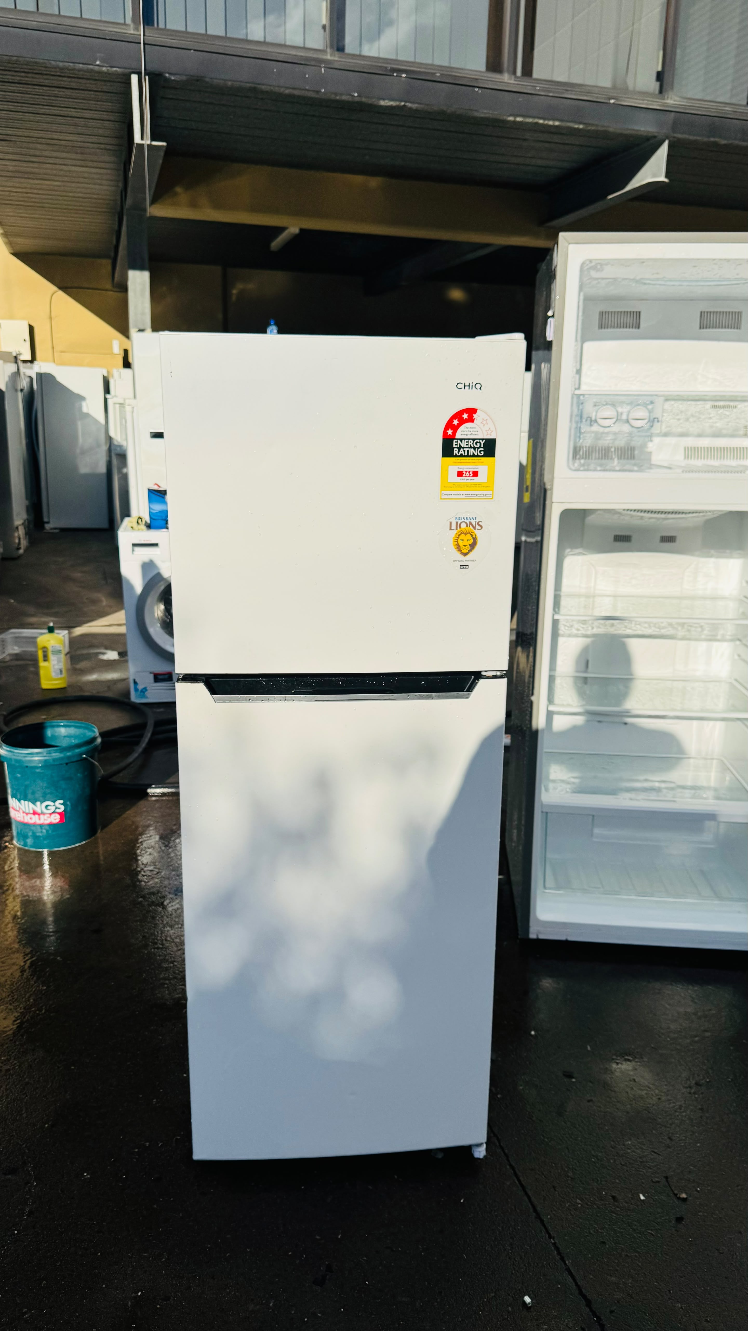 CHIQ 216 LITRES FRIDGE FREEZER