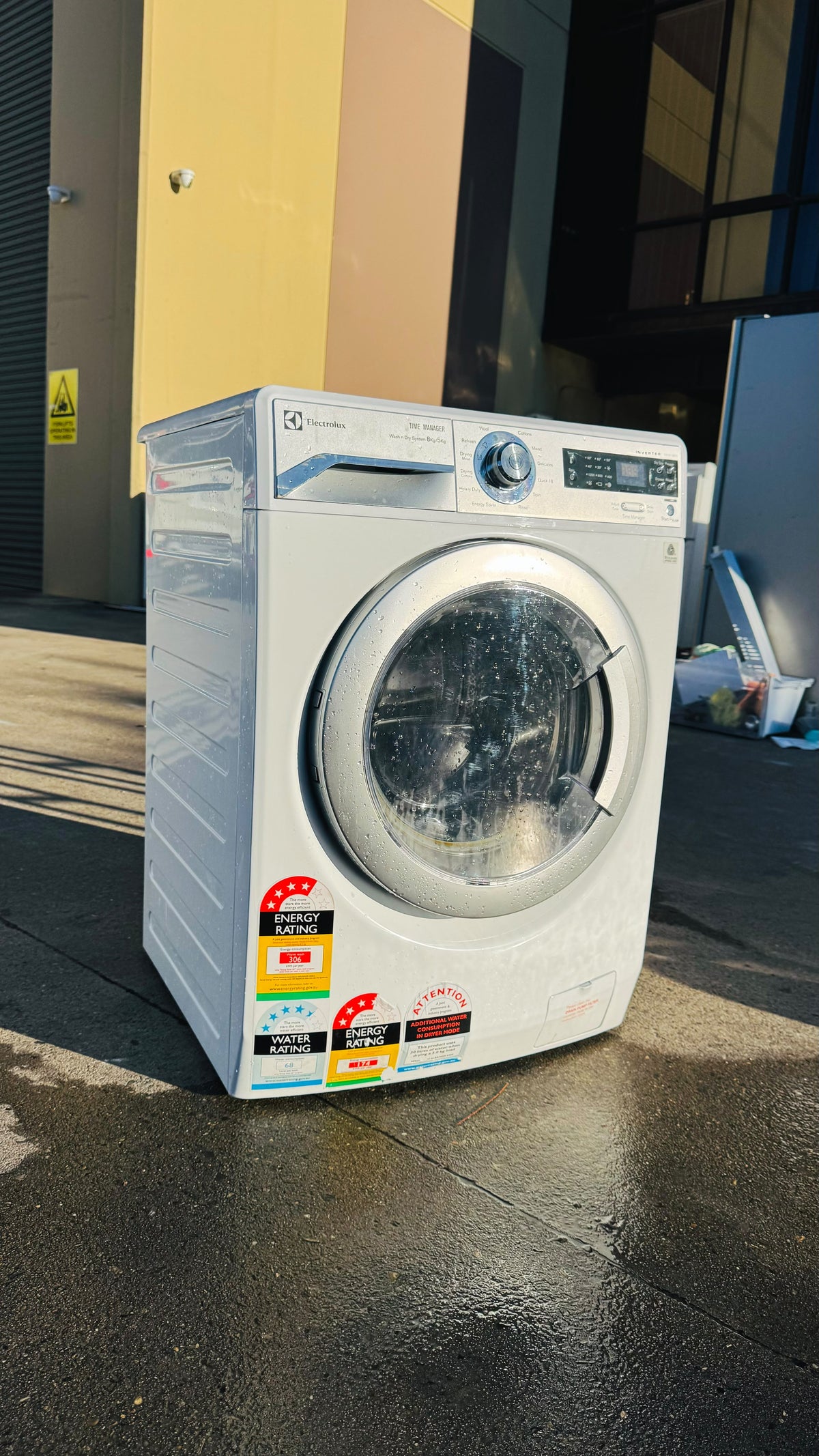 ELECTROLUX 8KGS FRONT LOADER WASHING MACHINE