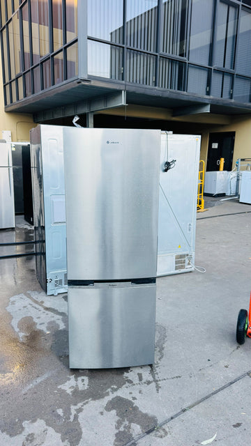 WESTINGHOUSE 340 LITRES FRIDGE FREEZER