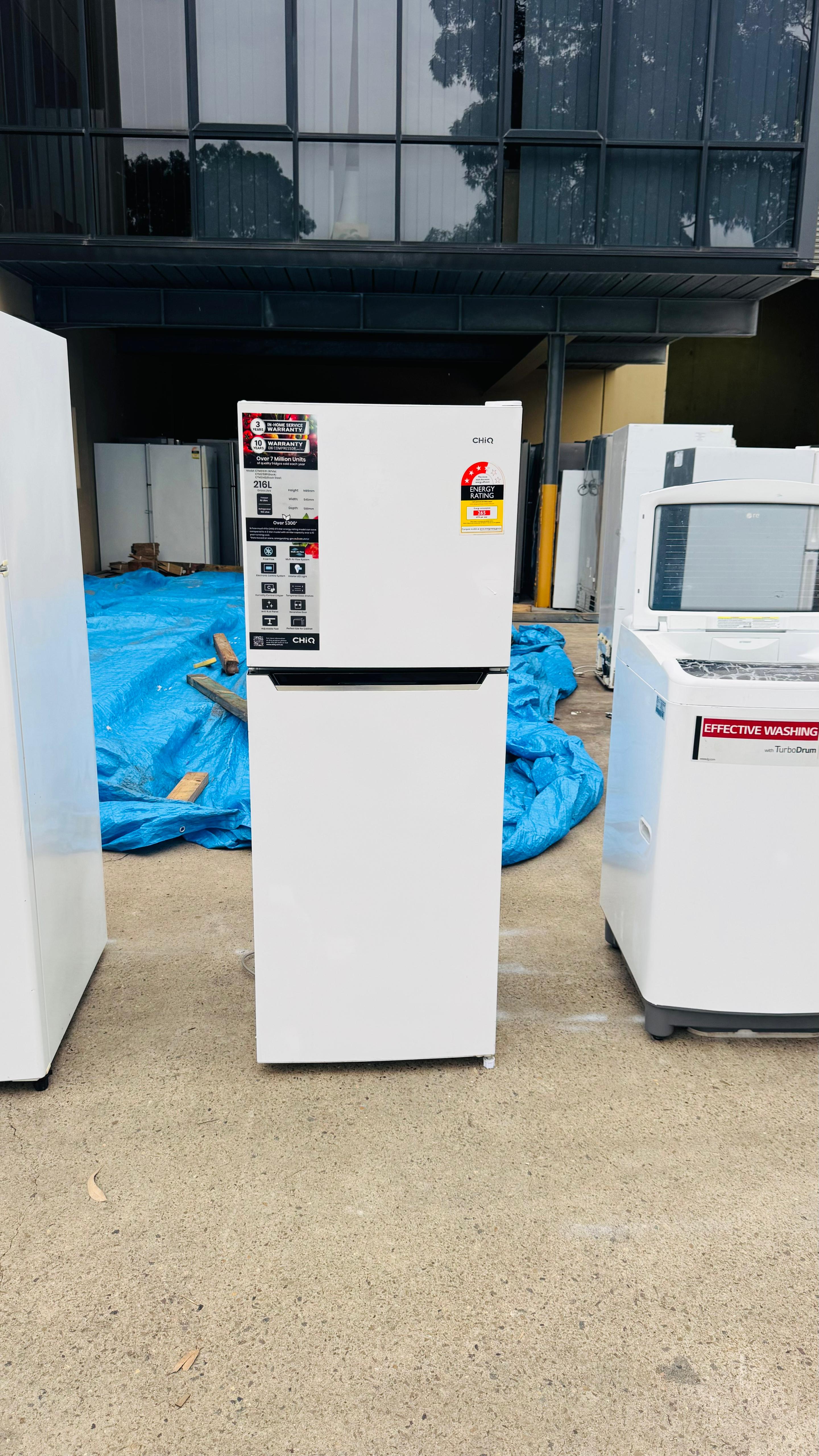 CHIQ 216 LITRES FRIDGE FREEZER