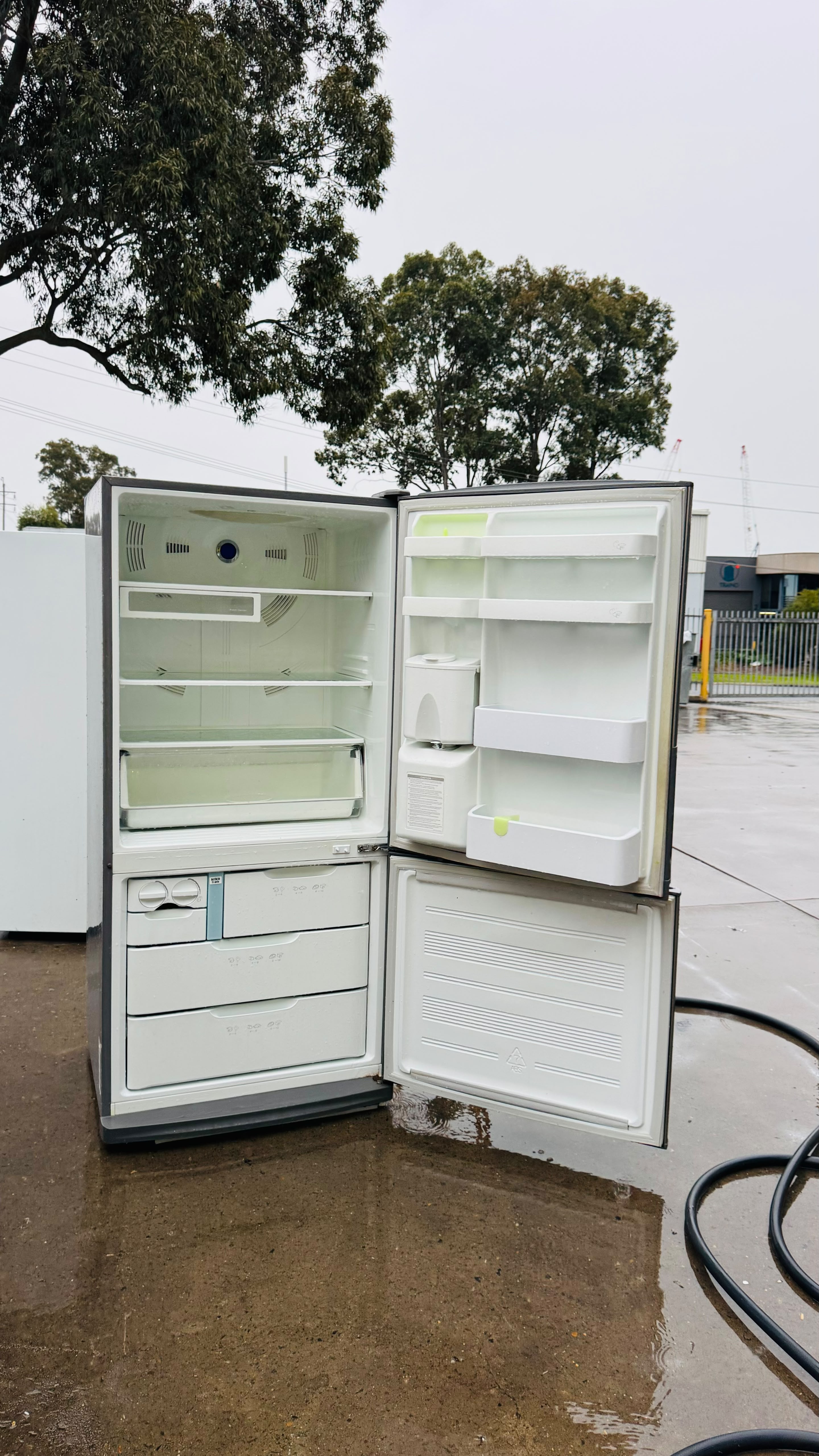 SAMSUNG 551 LITRES FRIDGE FREEZER