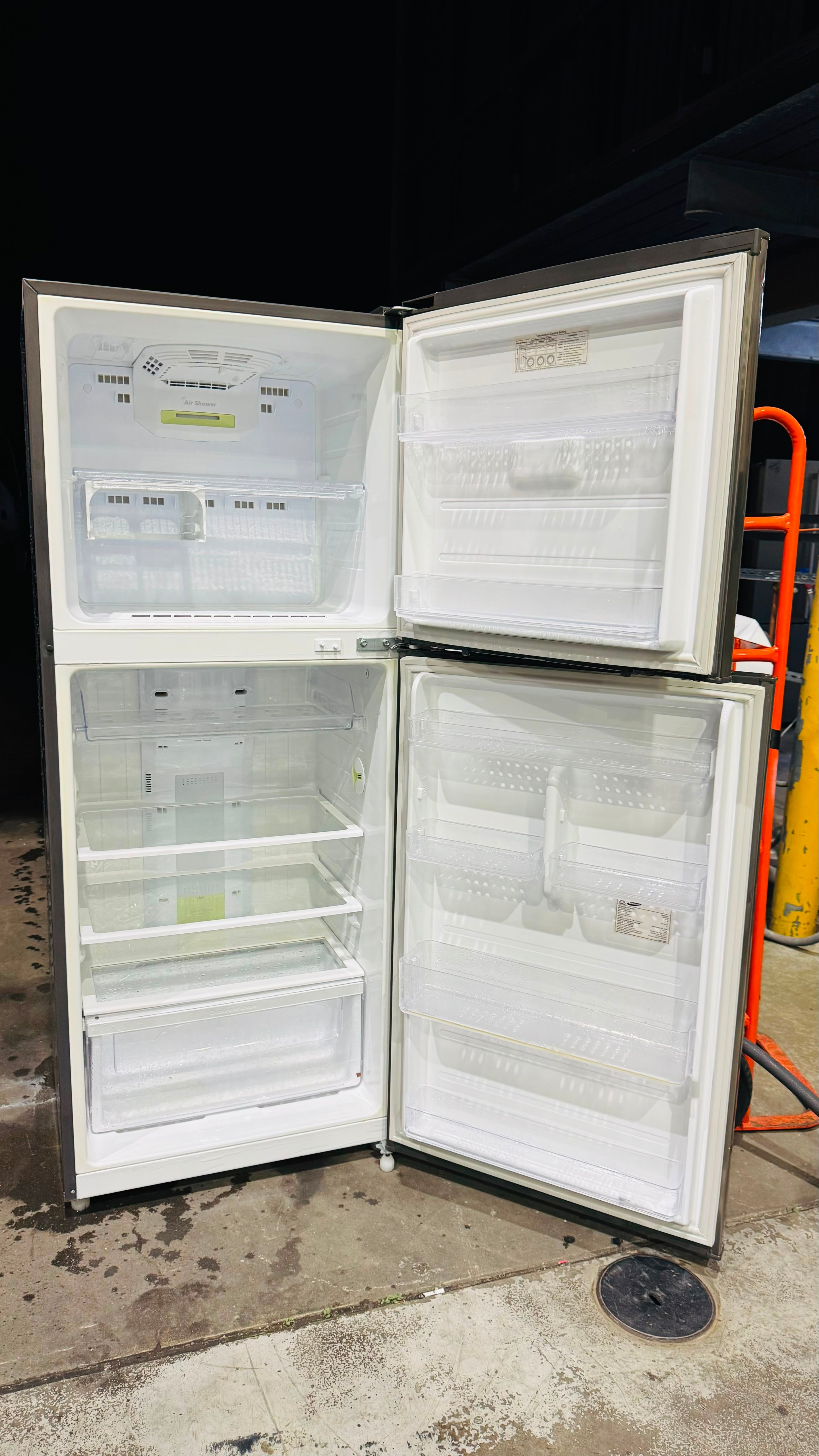 SAMSUNG 367 LITRES FRIDGE FREEZER