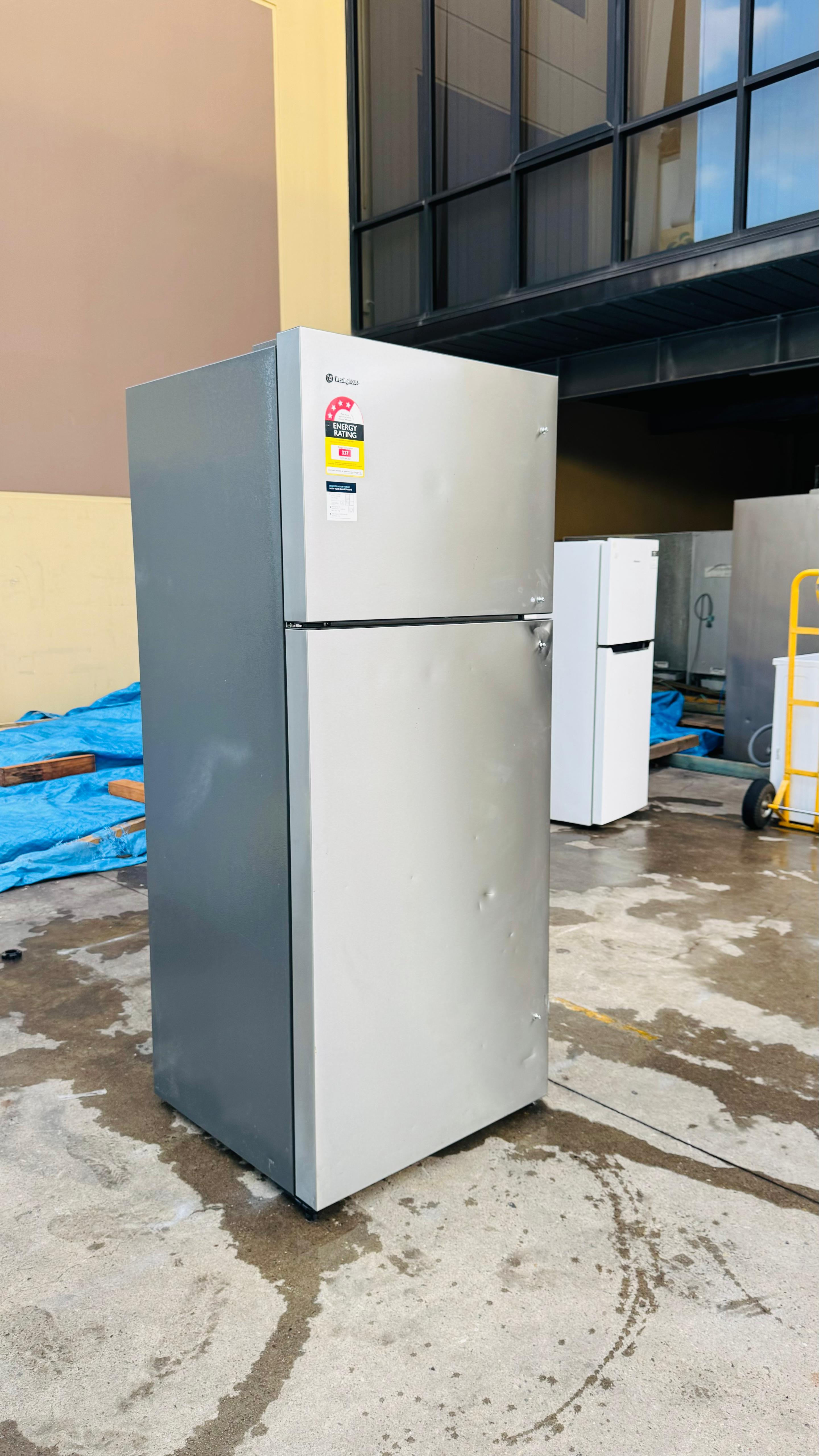 WESTINGHOUSE 461 LITRES FRIDGE FREEZER