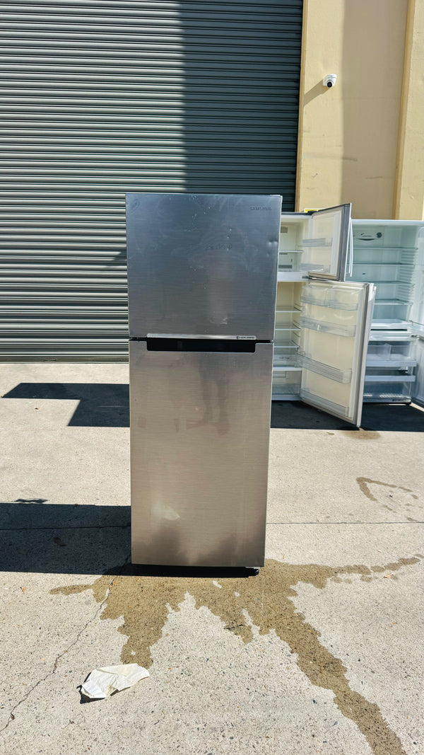 SAMSUNG 318 LITRES FRIDGE FREEZER