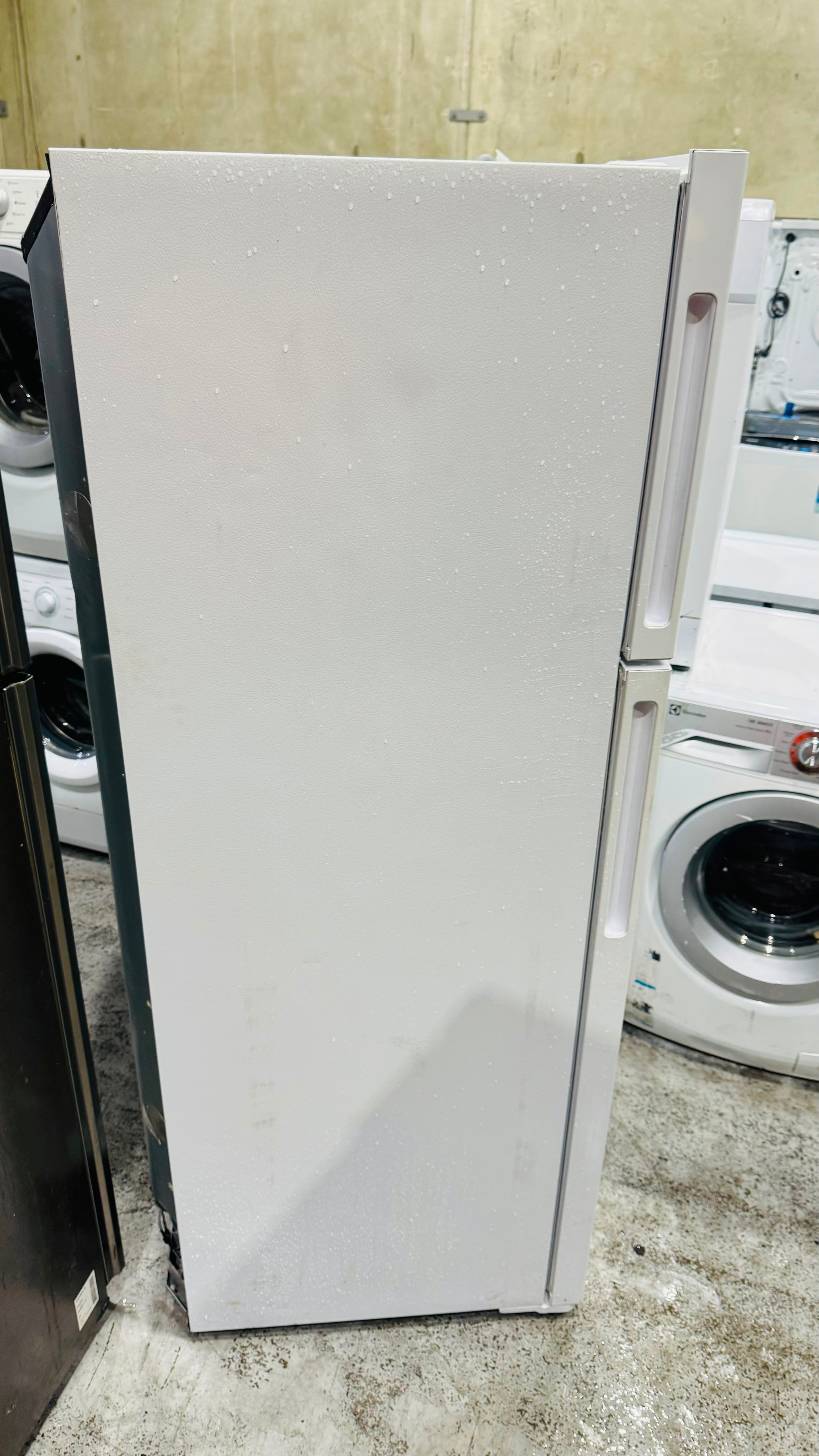 KELVINATOR 536 LITRES FRIDGE FREEZER