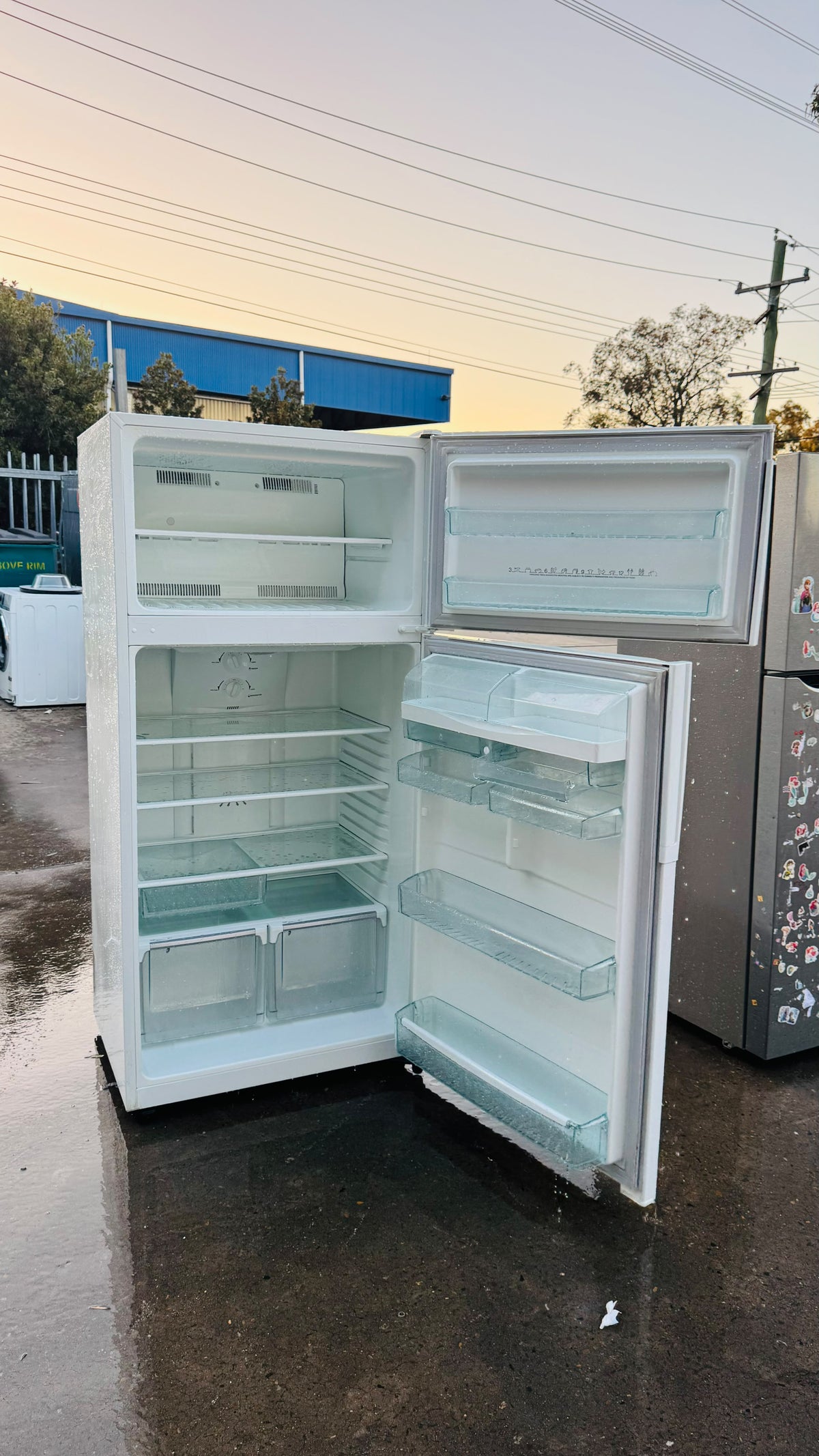 WESTINGHOUSE 520 LITRES FRIDGE FREEZER