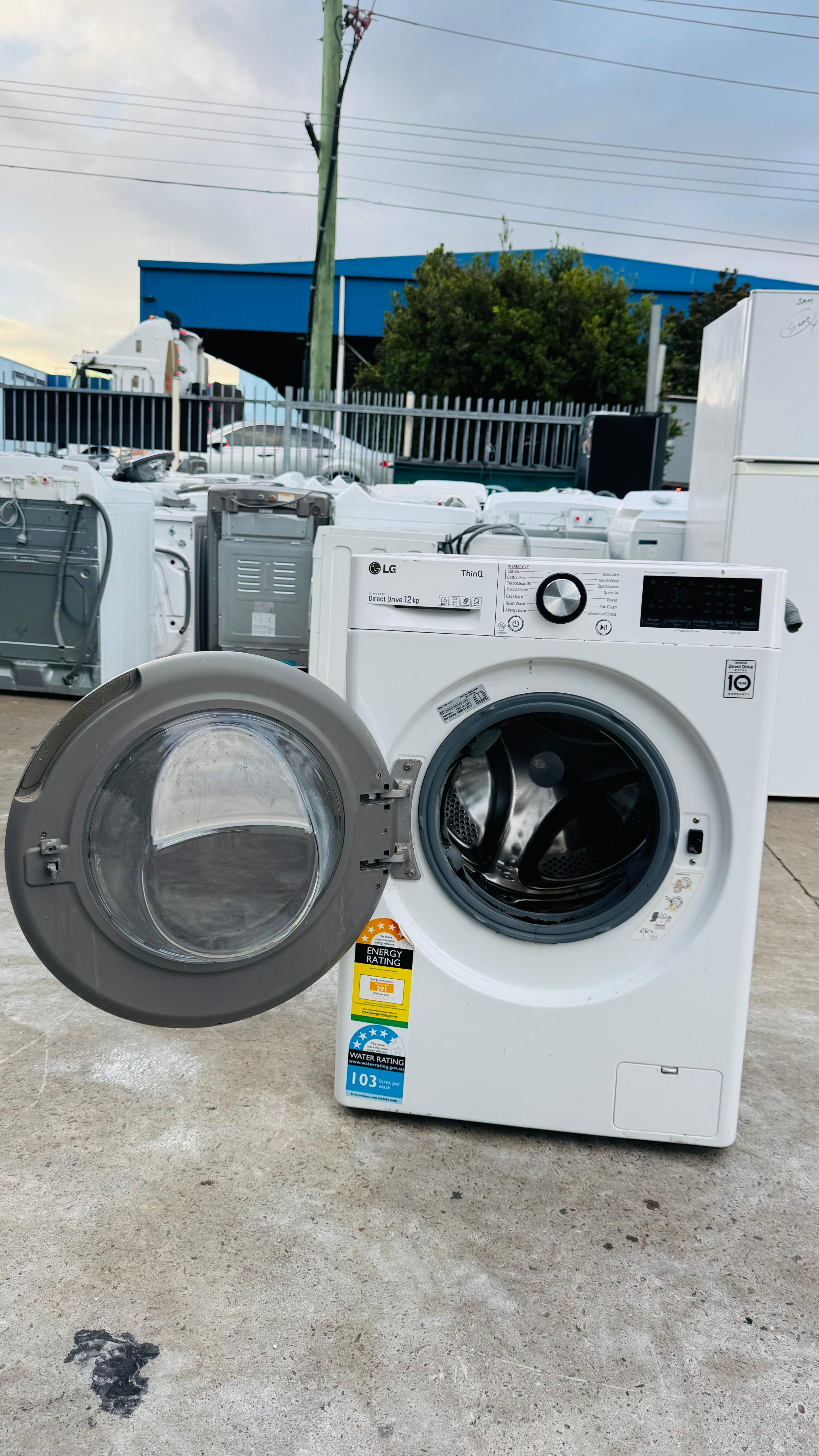 LG 12KGS FRONT LOADER WASHING MACHINE