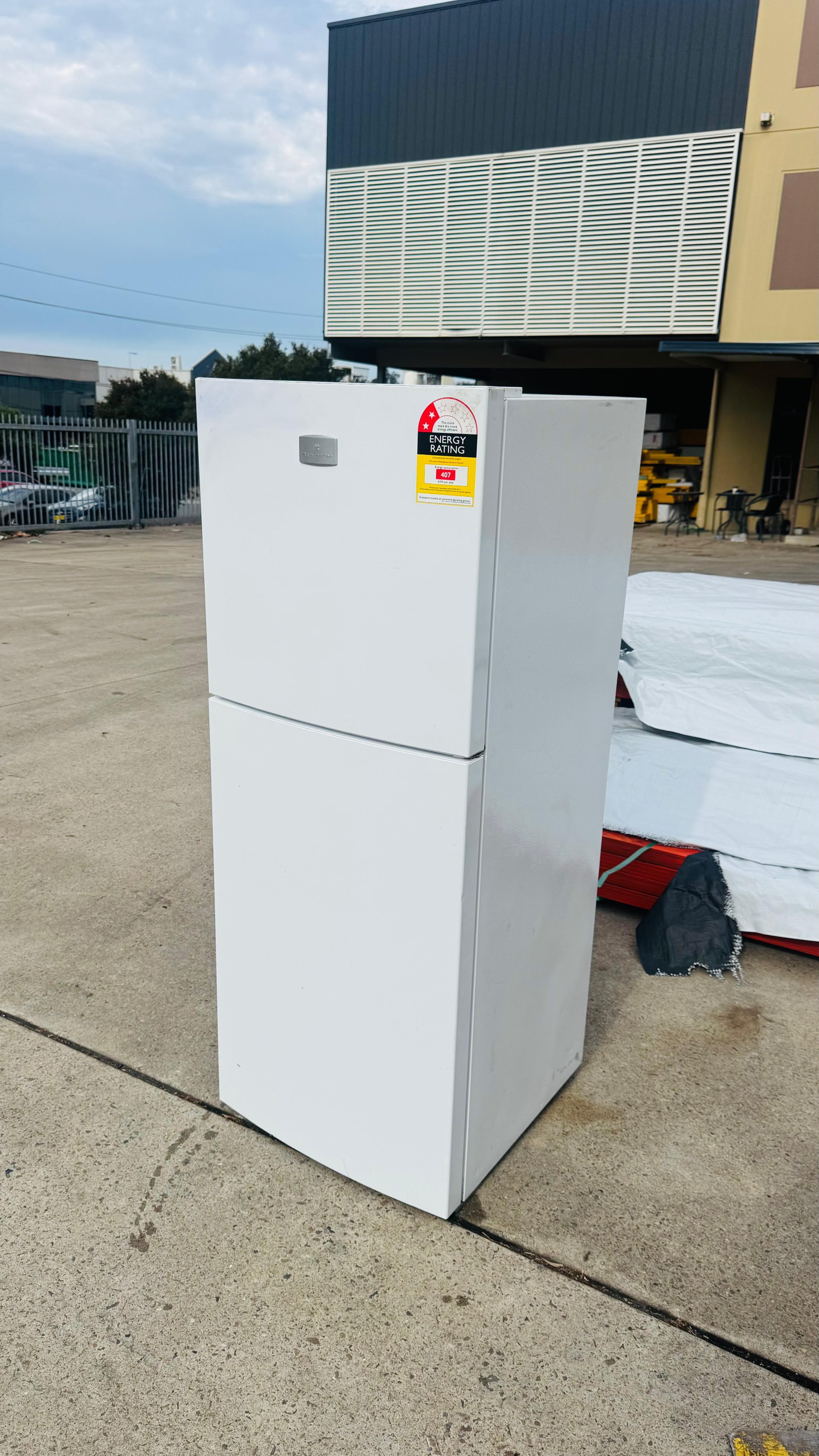 KELVINATOR 231 LITRES FRIDGE FREEZER