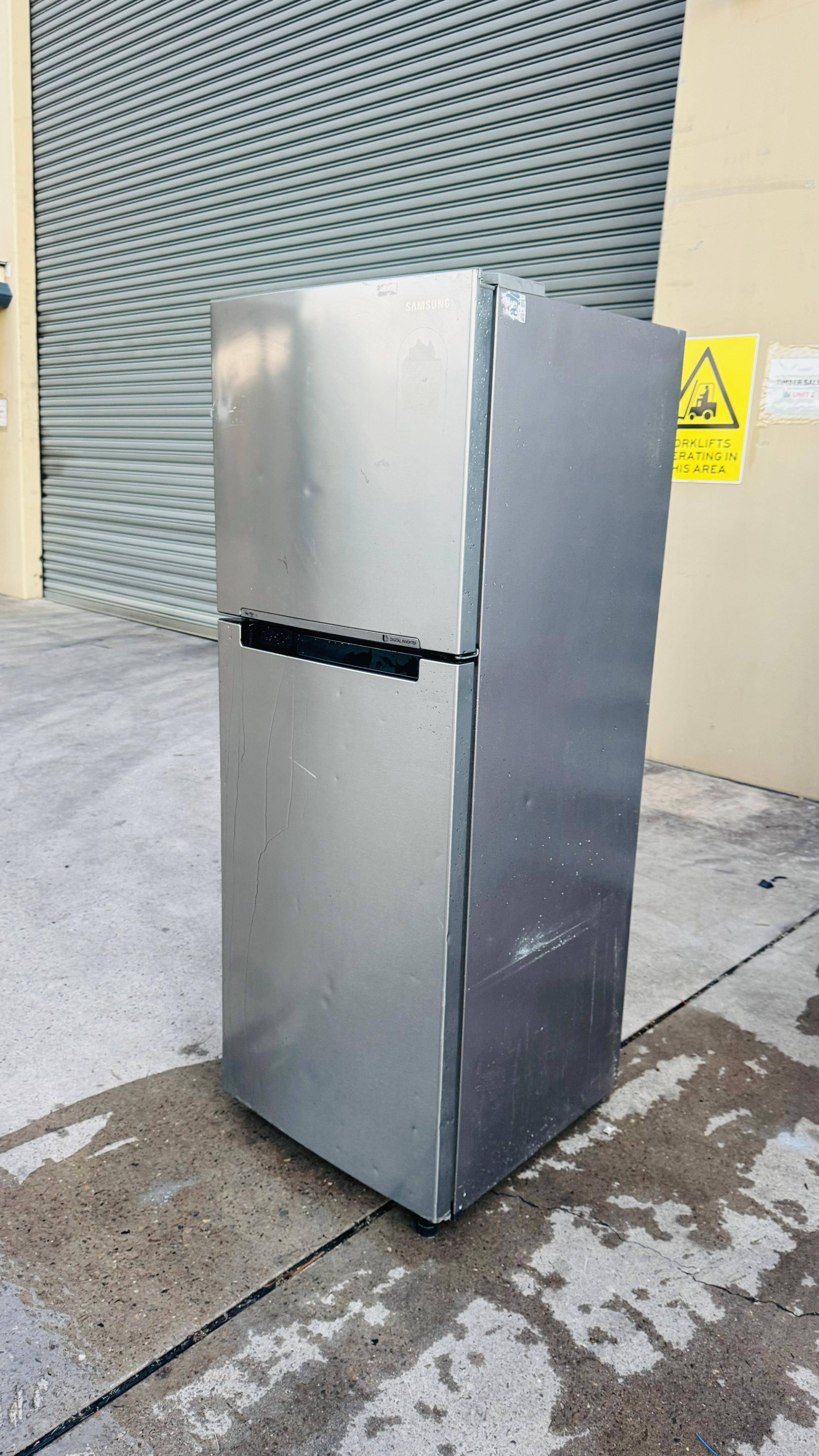 SAMSUNG 320 LITRES FRIDGE FREEZER