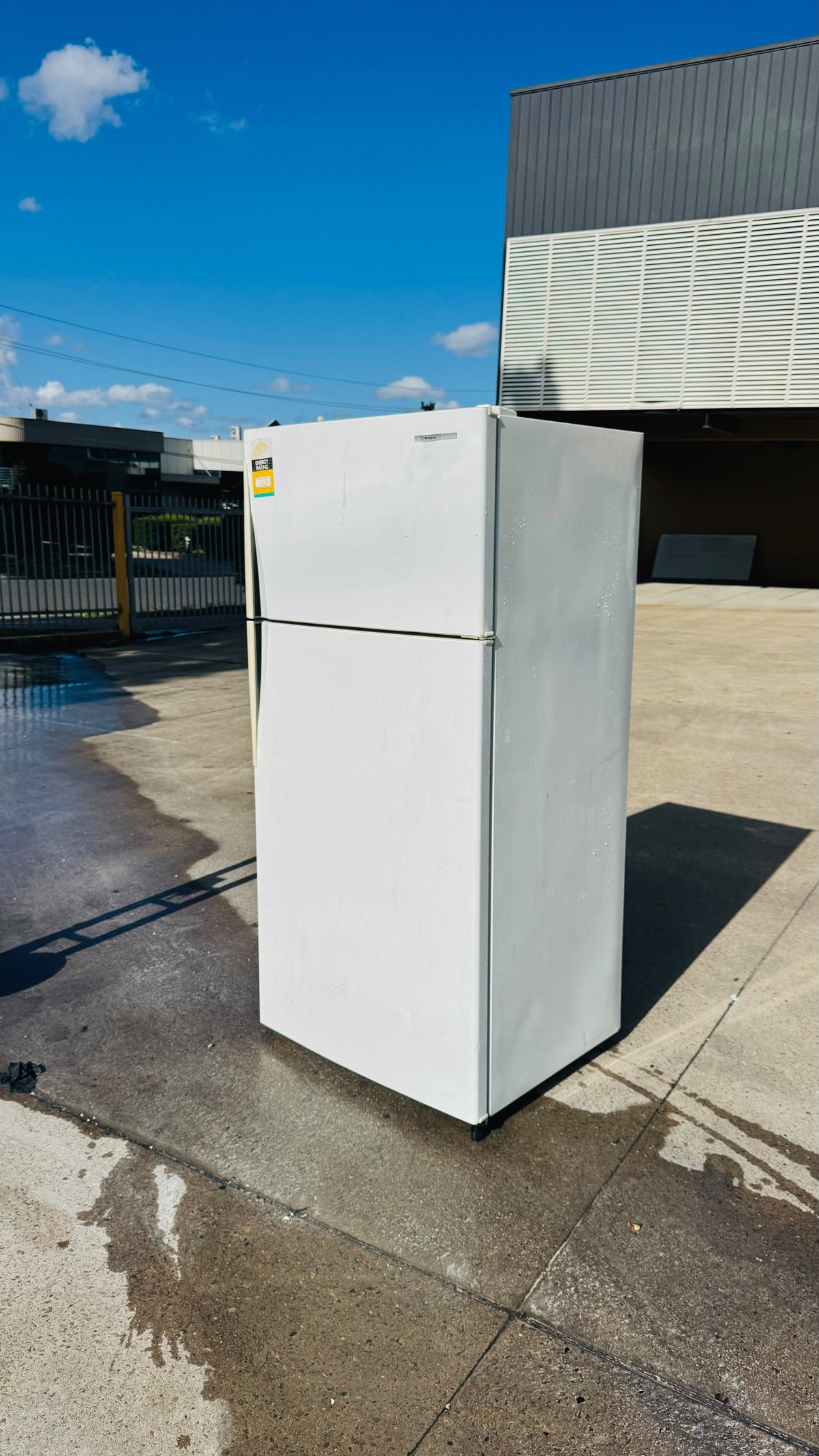 WESTINGHOUSE 520 LITRES FRIDGE FREEZER