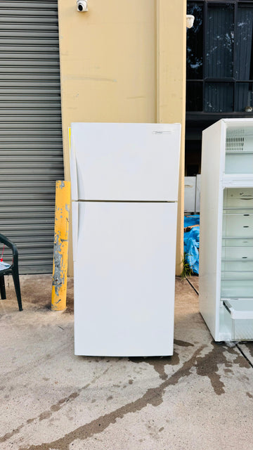 WESTINGHOUSE 416 LITRES FRIDGE FREEZER