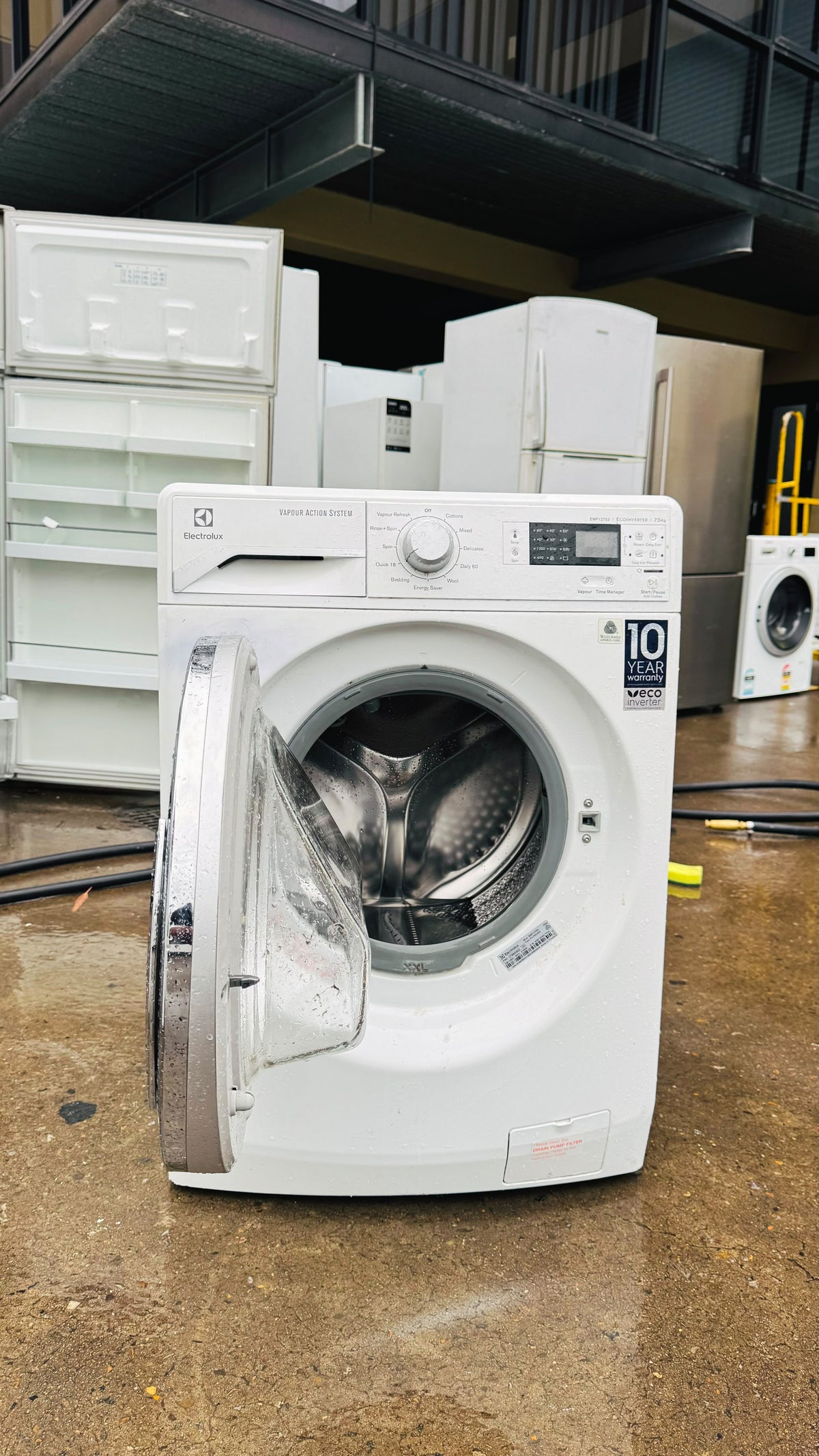 ELECTROLUX 7.5KGS FRONT LOADER WASHING MACHINE