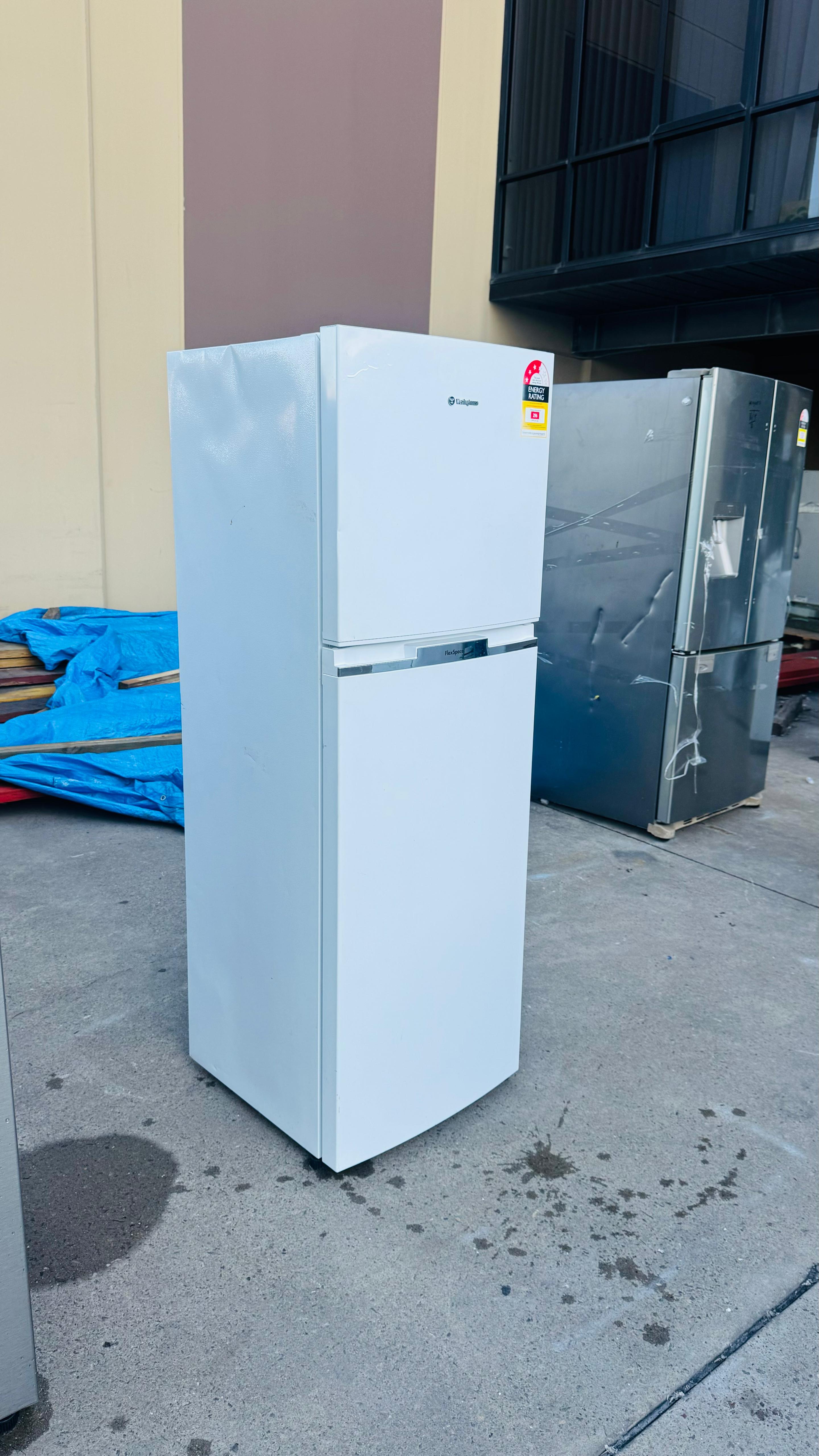 WESTINGHOUSE 276 LITRES FRIDGE FREEZER