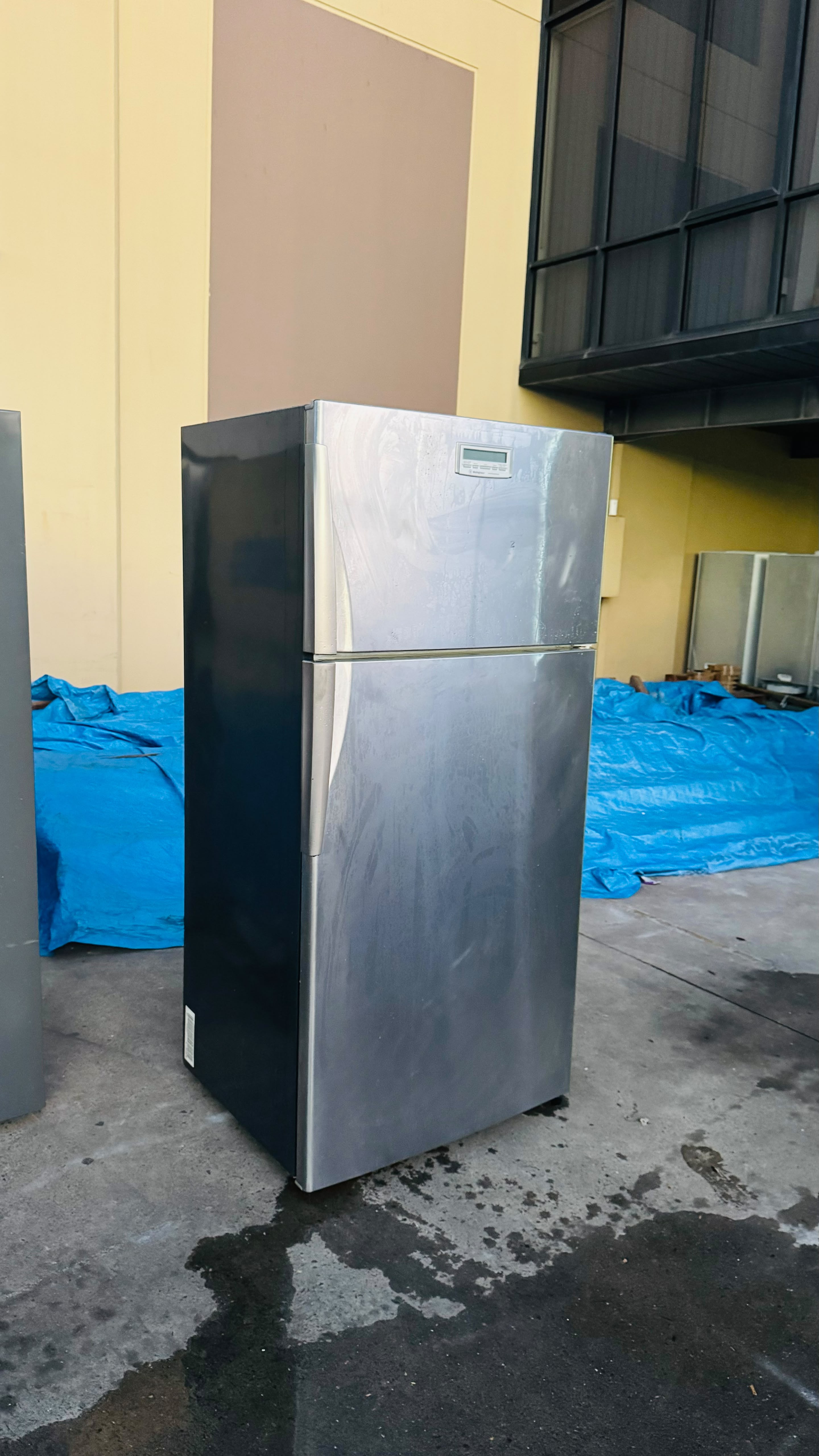 WESTINGHOUSE 517 LITRES FRIDGE FREEZER