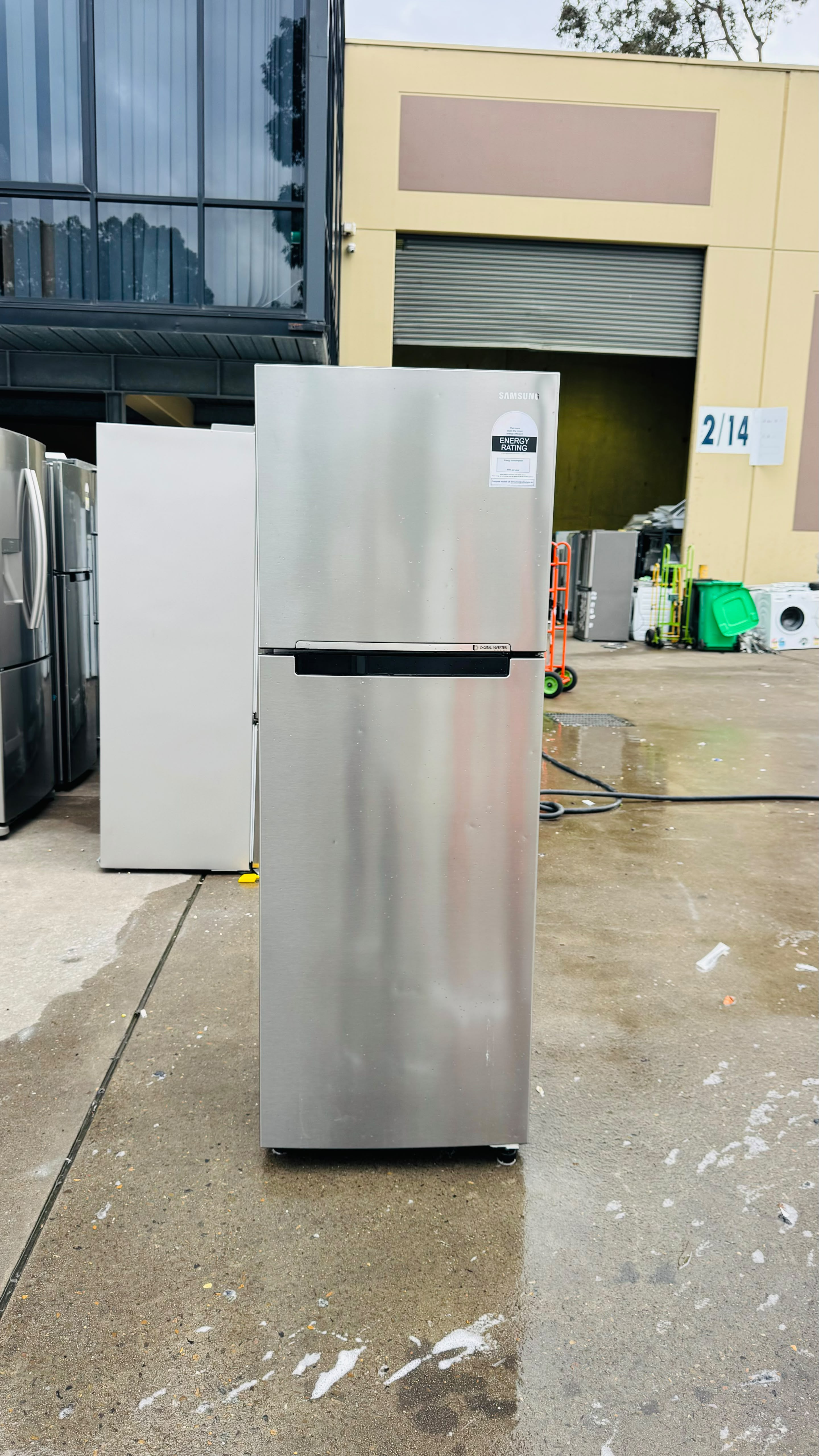SAMSUNG 343 LITRES FRIDGE FREEZER