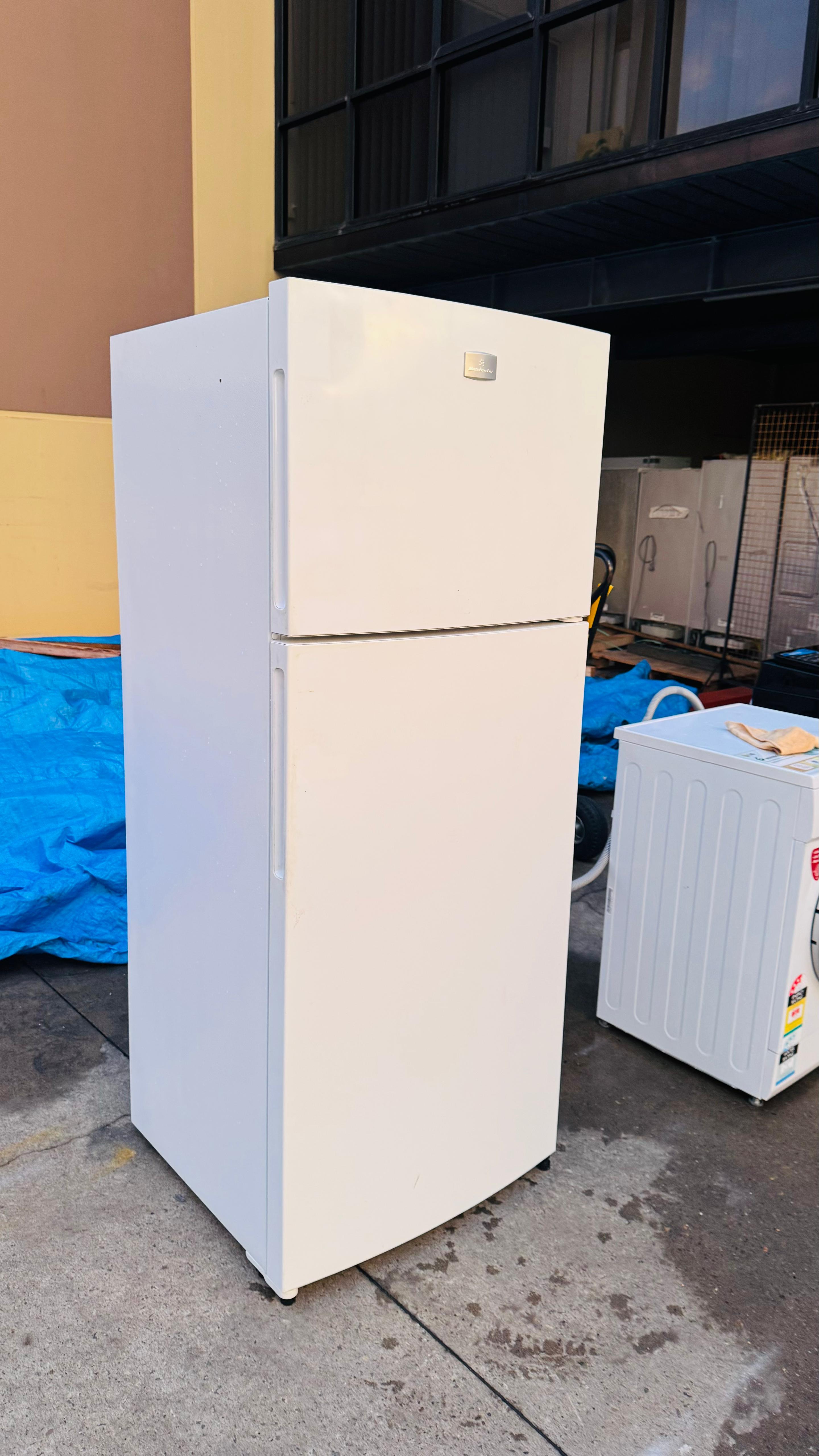 KELVINATOR 461 LITRES FRIDGE FREEZER