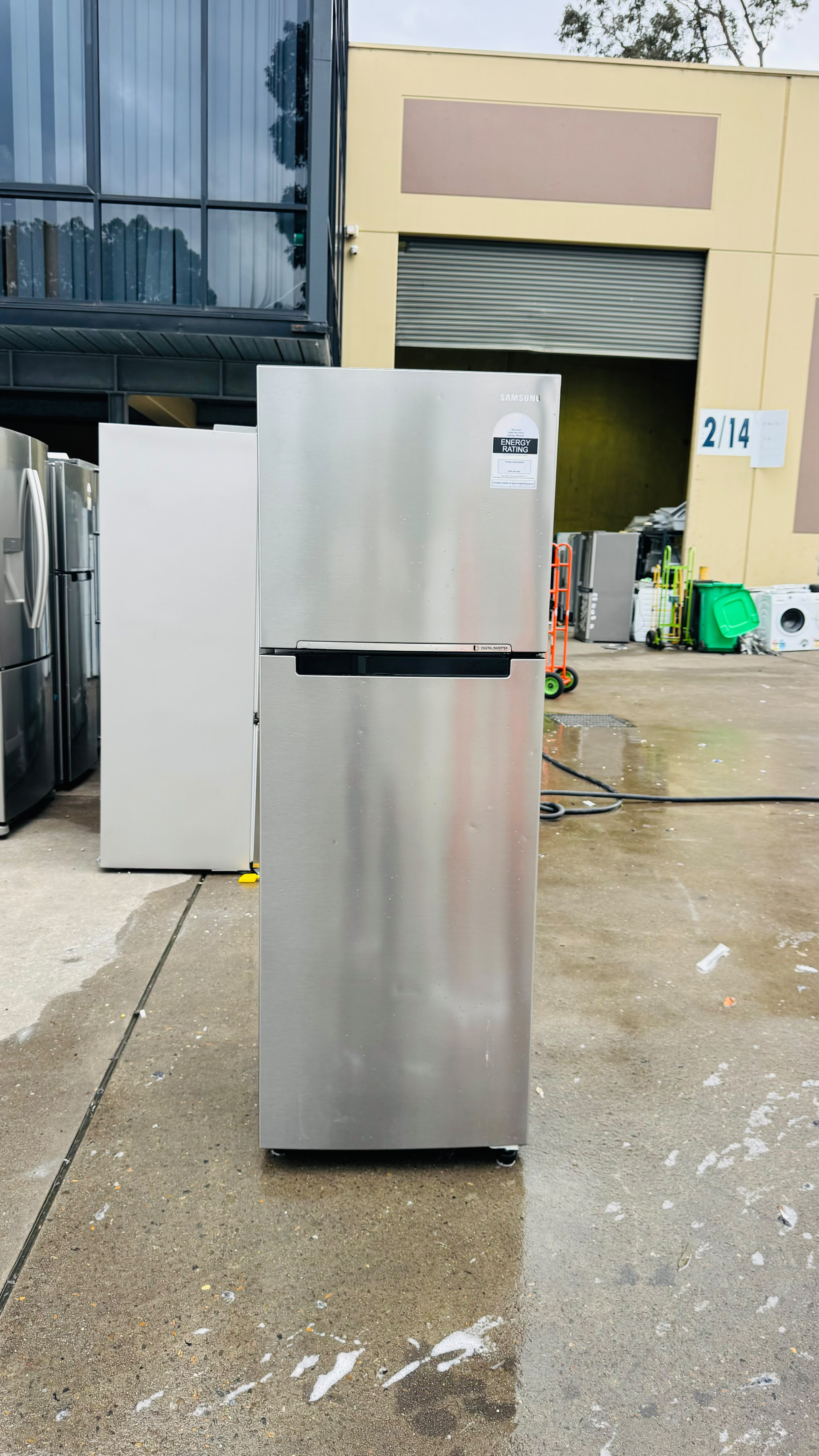 SAMSUNG 343 LITRES FRIDGE FREEZER