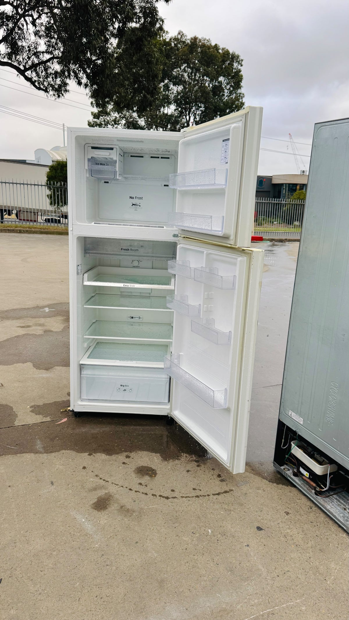 SAMSUNG 469 LITRES FRIDGE FREEZER