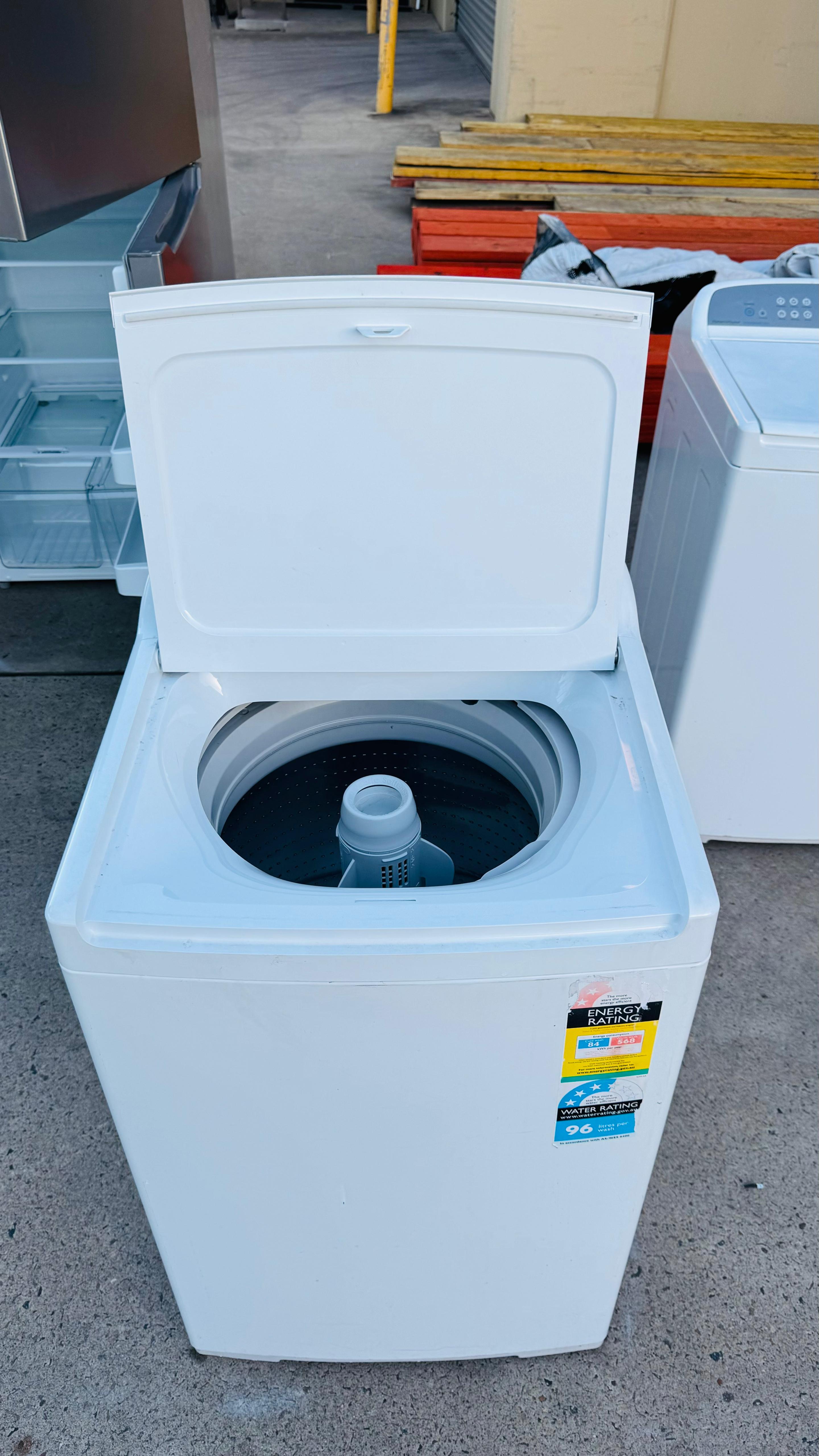 FISHER AND PAYKEL 8.5KGS TOP LOADER WASHING MACHINE