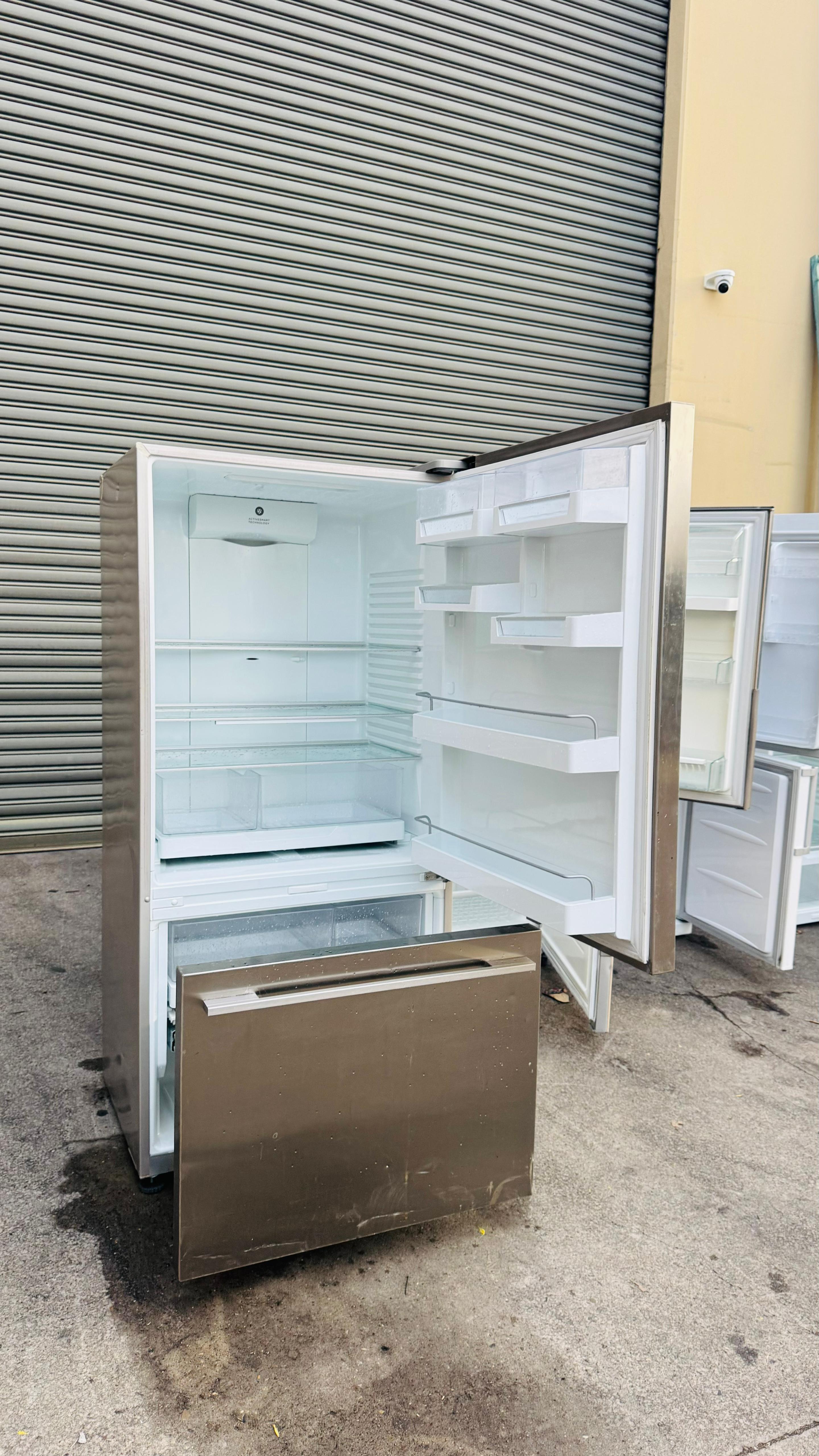 FISHER AND PAYKEL 519 LITRES FRIDGE FREEZER