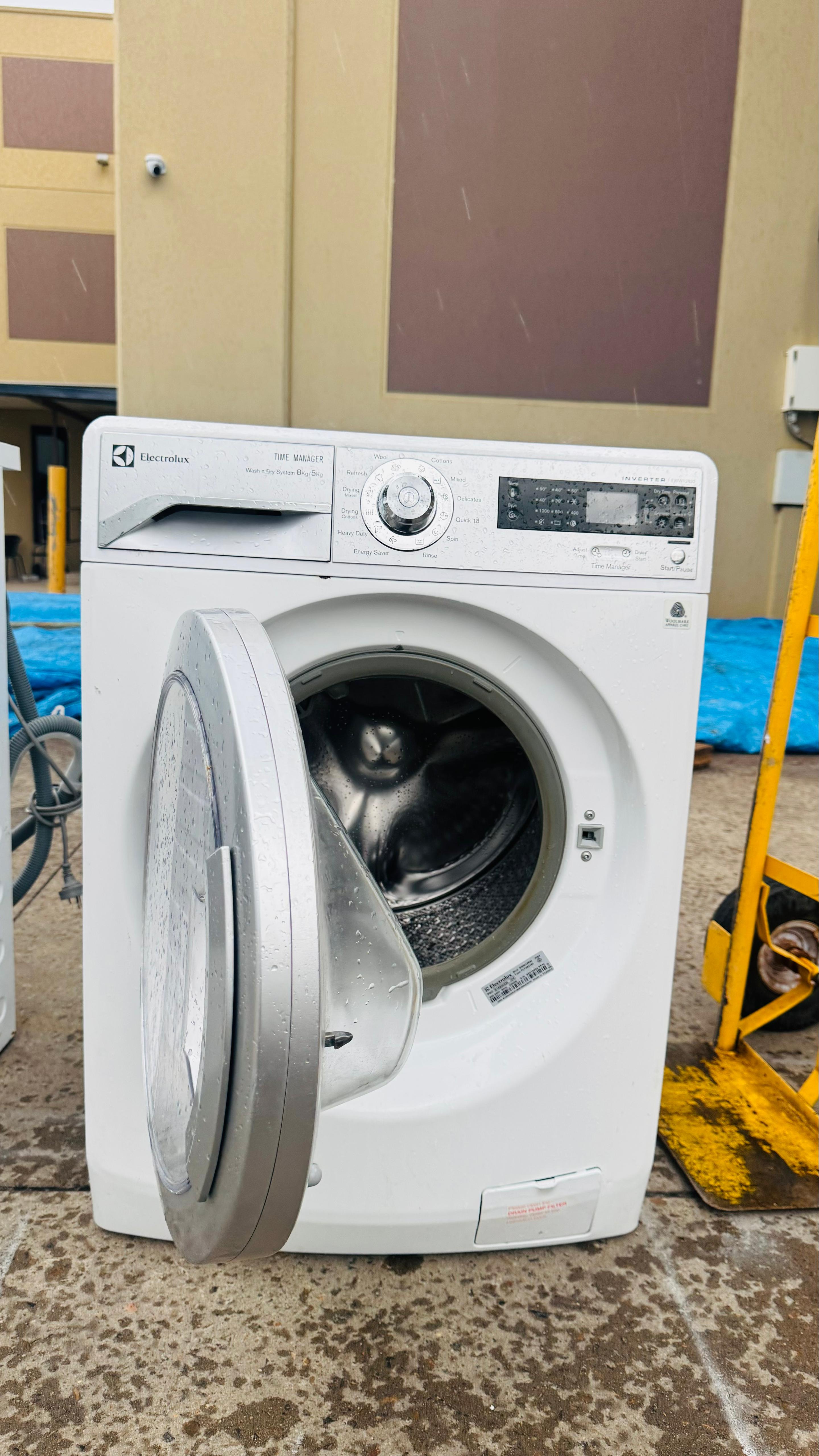 ELECTROLUX 8KGS FRONT LOADER WASHING MACHINE