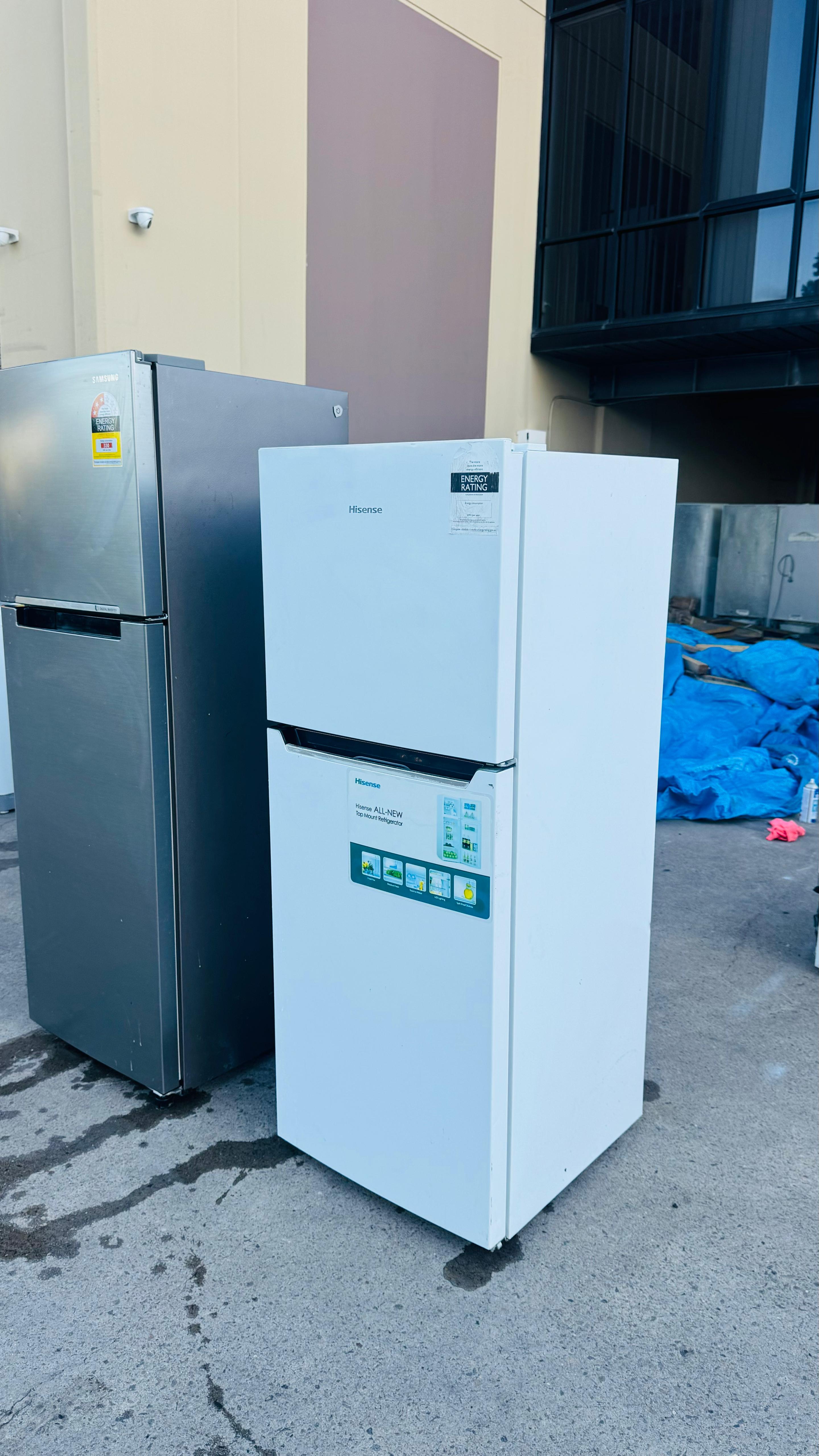 HISENSE 230 LITRES FRIDGE FREEZER