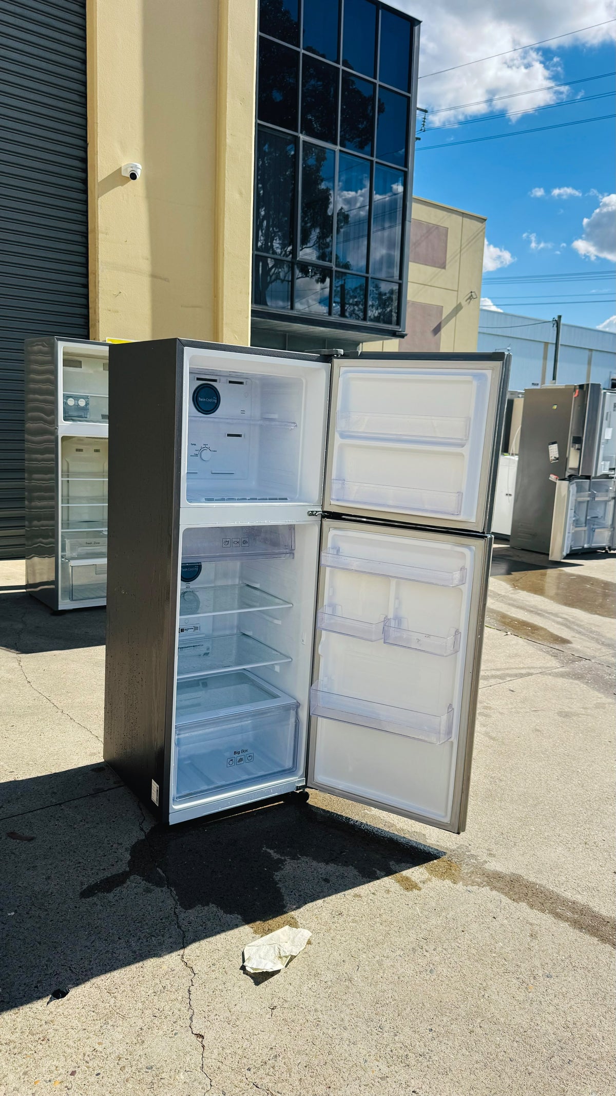 SAMSUNG 318 LITRES FRIDGE FREEZER