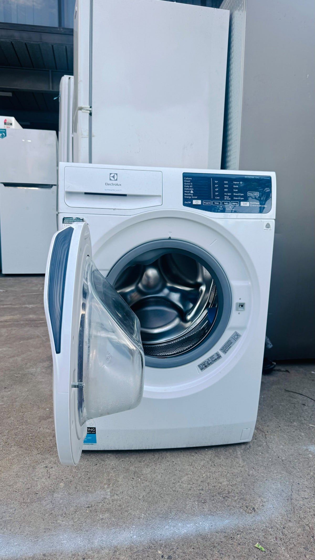 ELECTROLUX 7.5KGS FRONT LOADER WASHING MACHINE