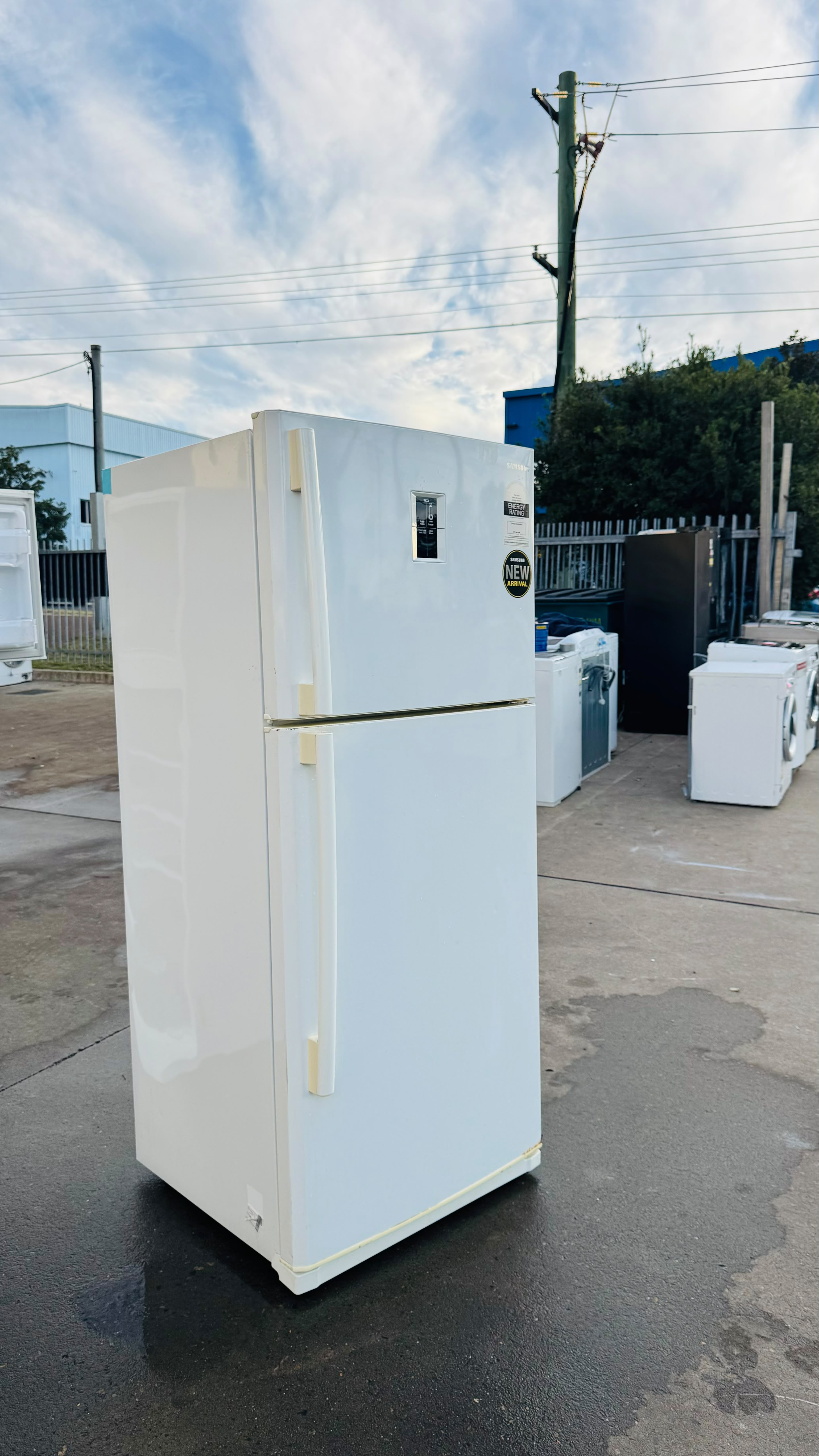 SAMSUNG 431 LITRES FRIDGE FREEZER
