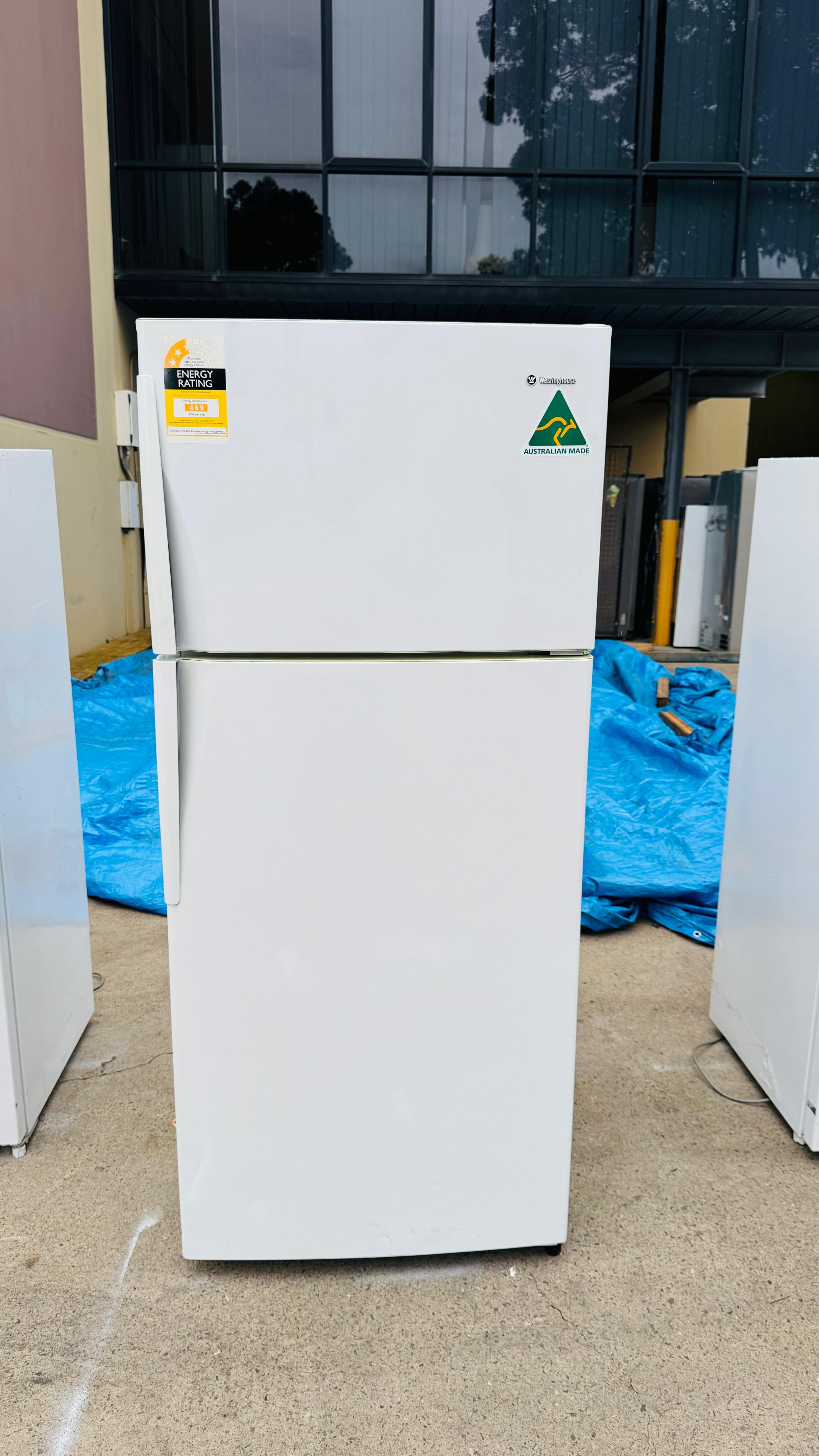 WESTINGHOUSE 420 LITRES FRIDGE FREEZER