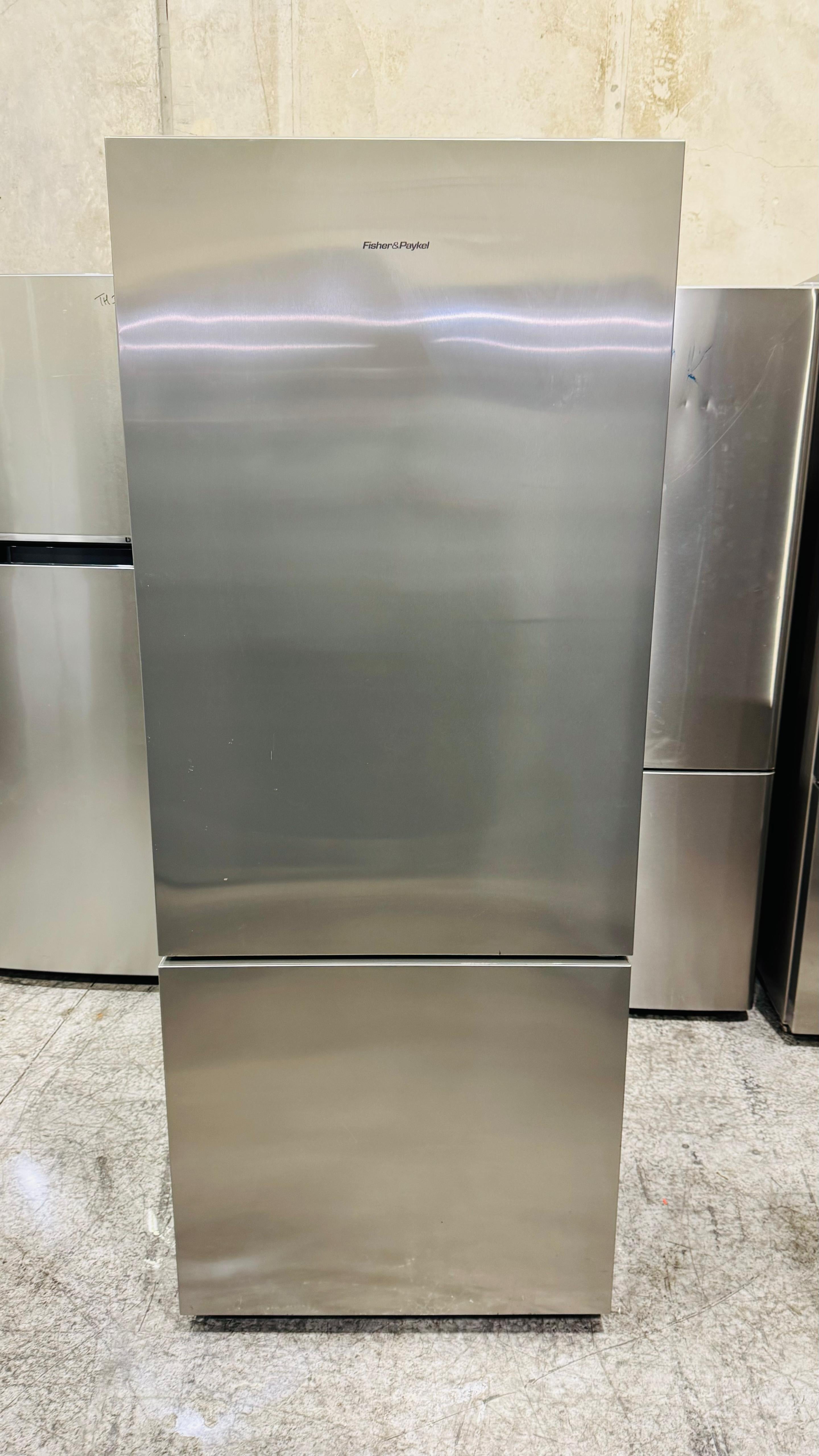 FISHER AND PAYKEL 442 LITRES FRIDGE FREEZER