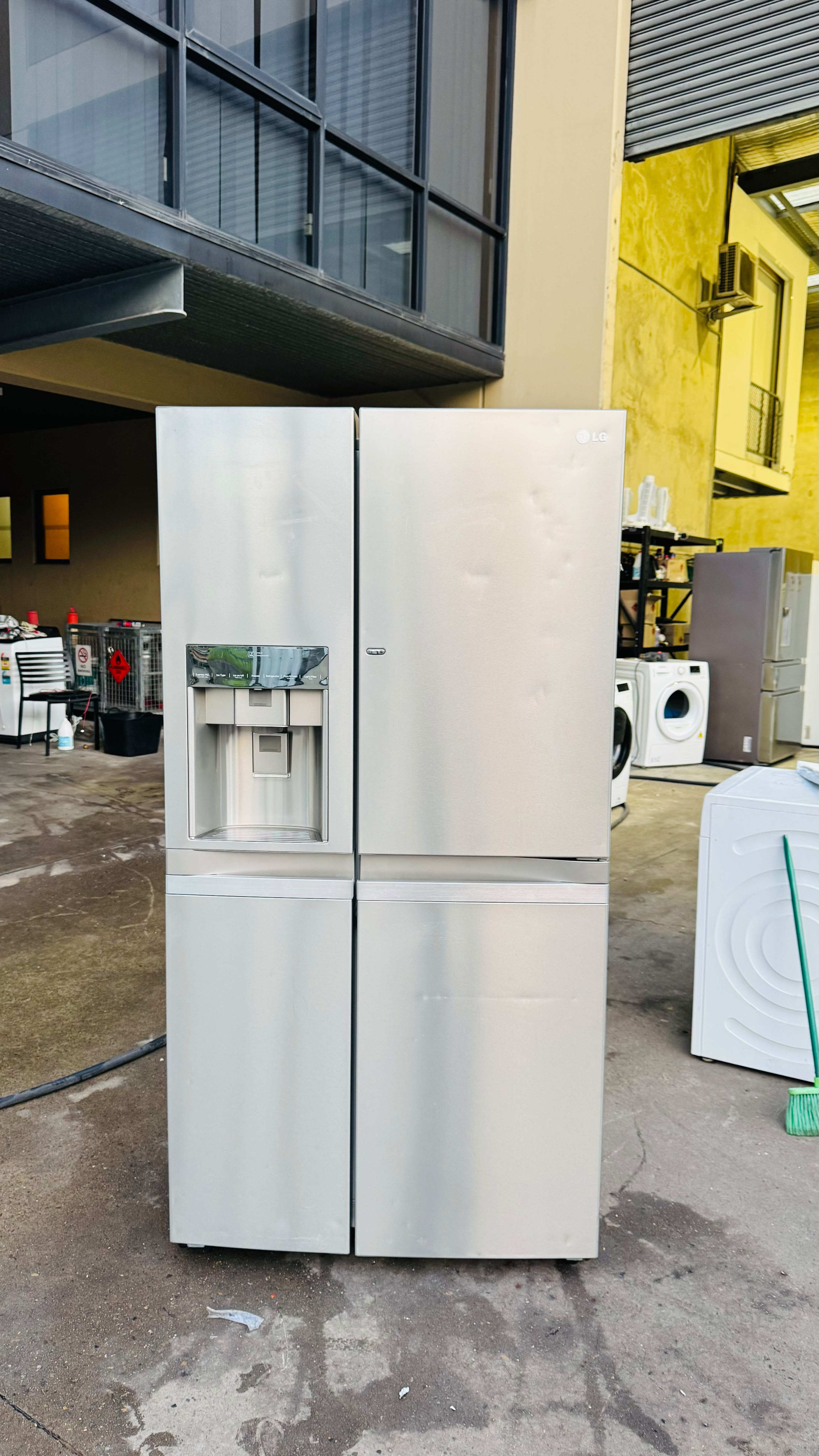 LG SIDE BY SIDE 661 LITRES FRIDGE FREEZER