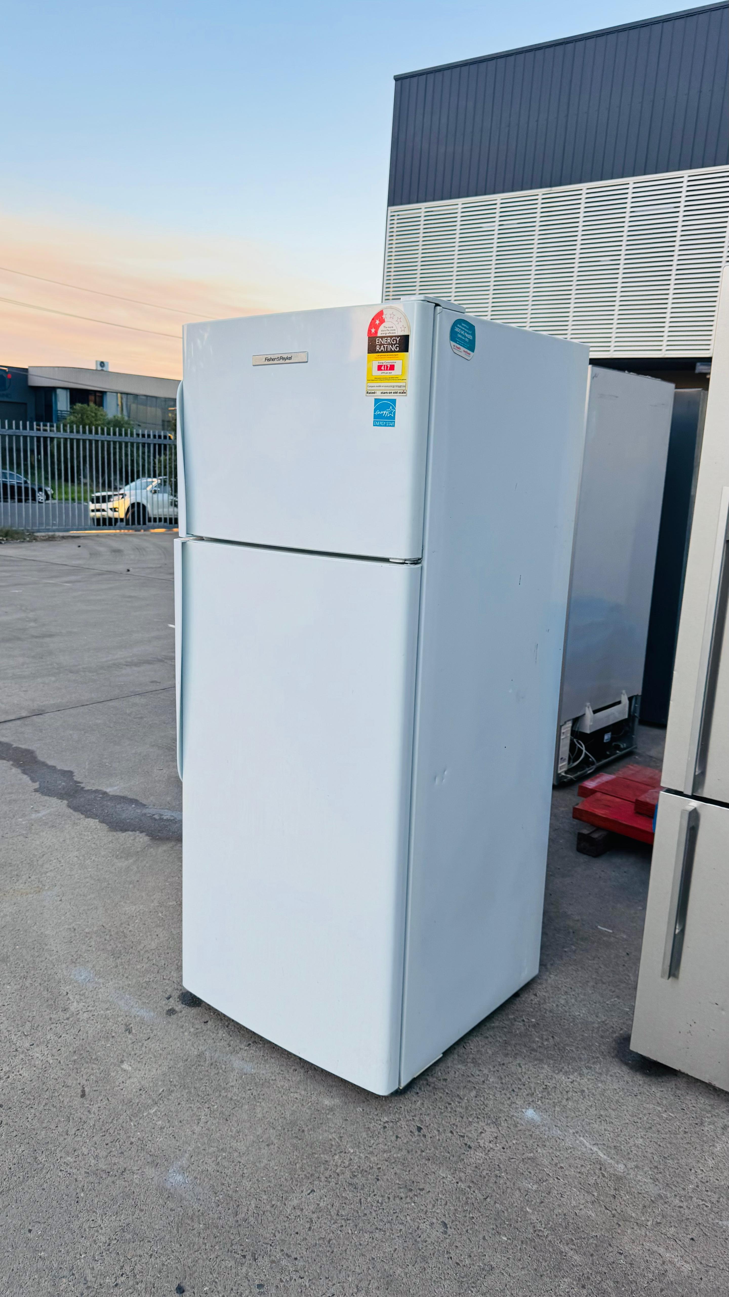 FISHER AND PAYKEL 380 LITRES FRIDGE FREEZER