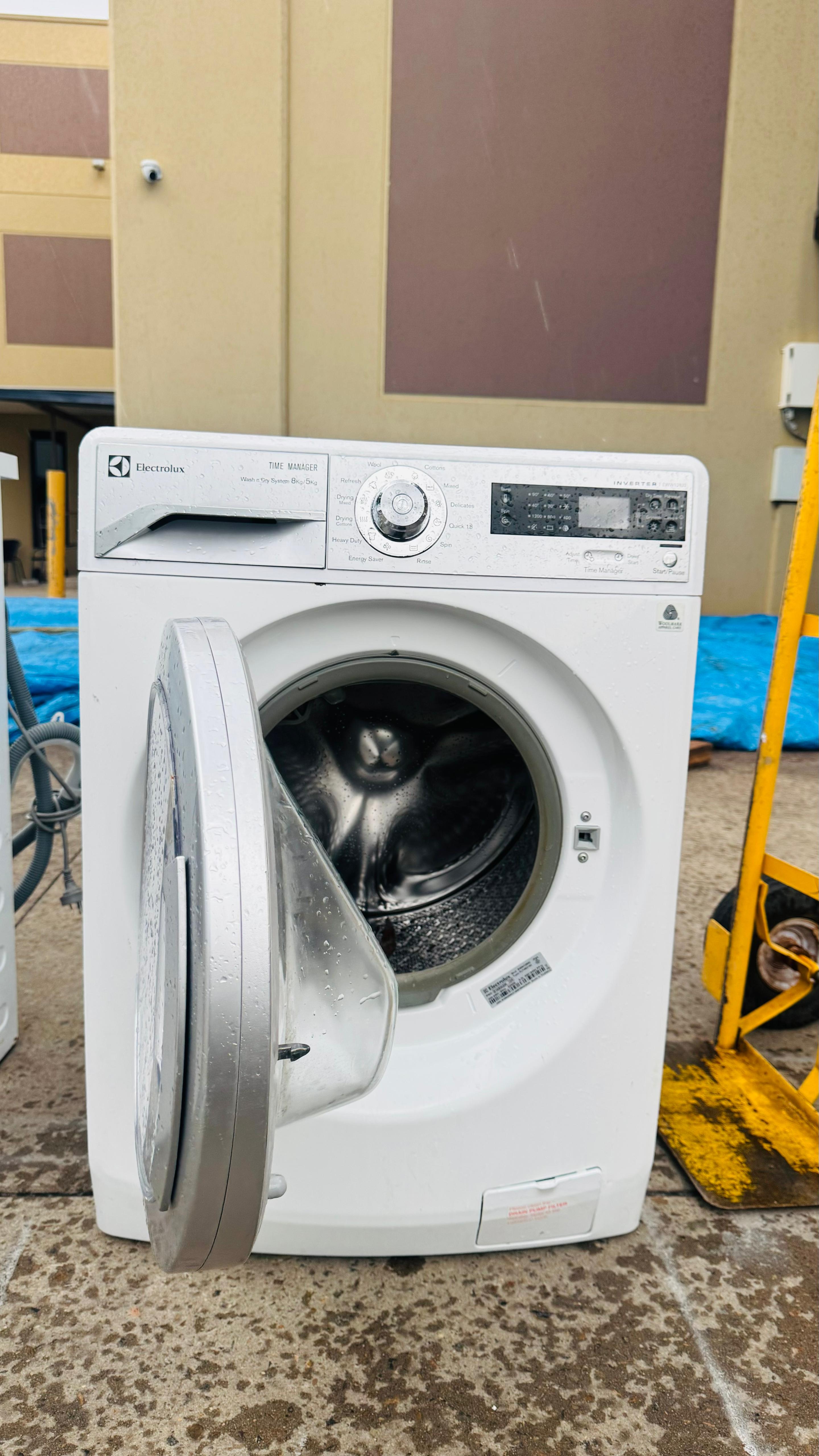 ELECTROLUX 8KGS FRONT LOADER WASHING MACHINE