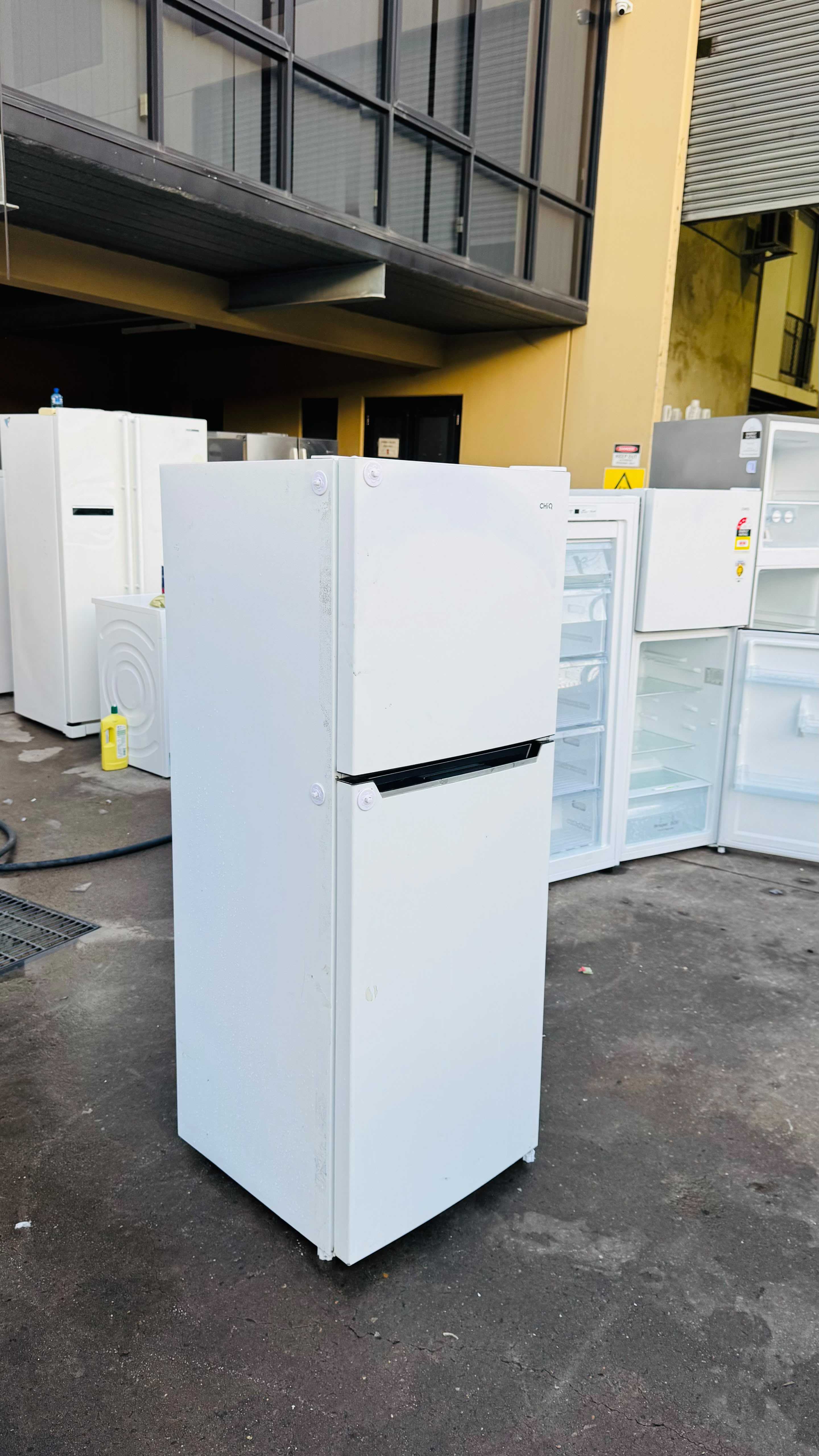 CHIQ 202 LITRES FRIDGE FREEZER