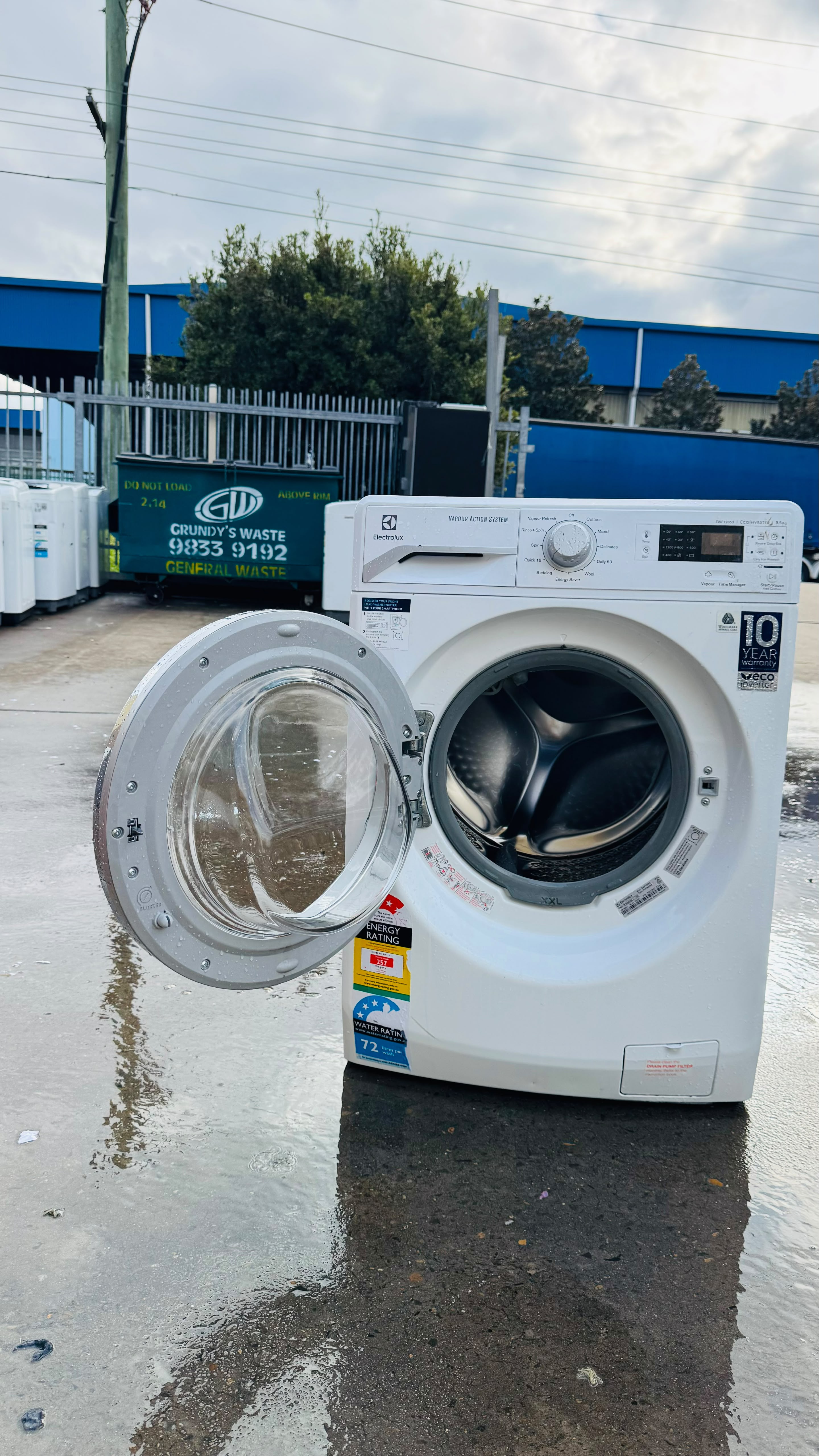 ELECTROLUX 8.5KGS FRONT LOADER WASHING MACHINE