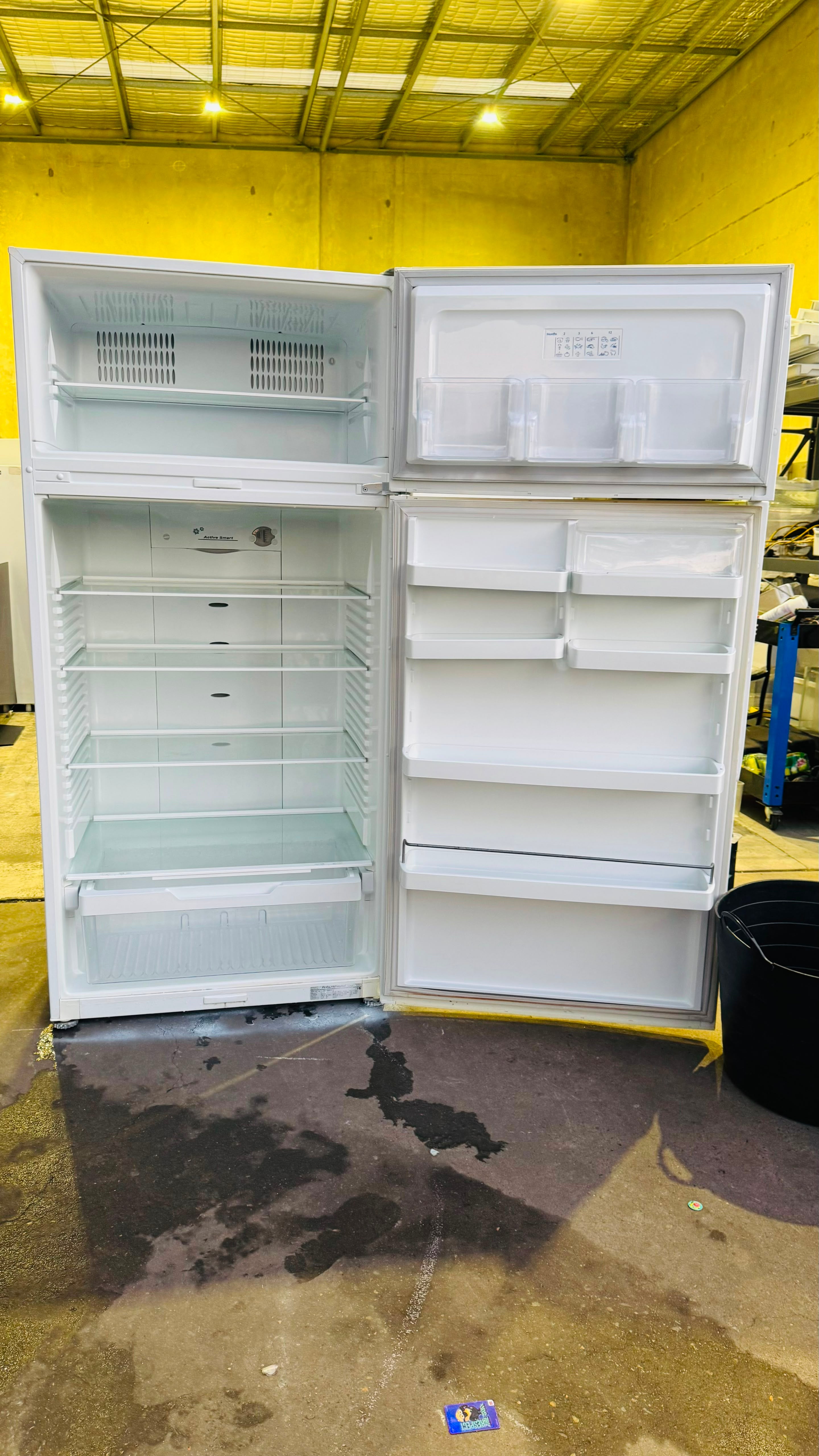 FISHER AND PAYKEL 517 LITRES FRIDGE FREEZER