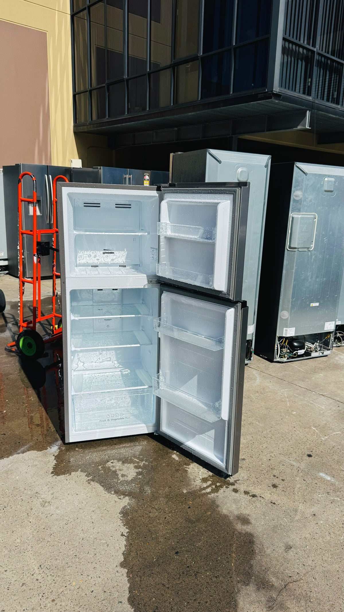 HISENSE 205 LITRES FRIDGE FREEZER