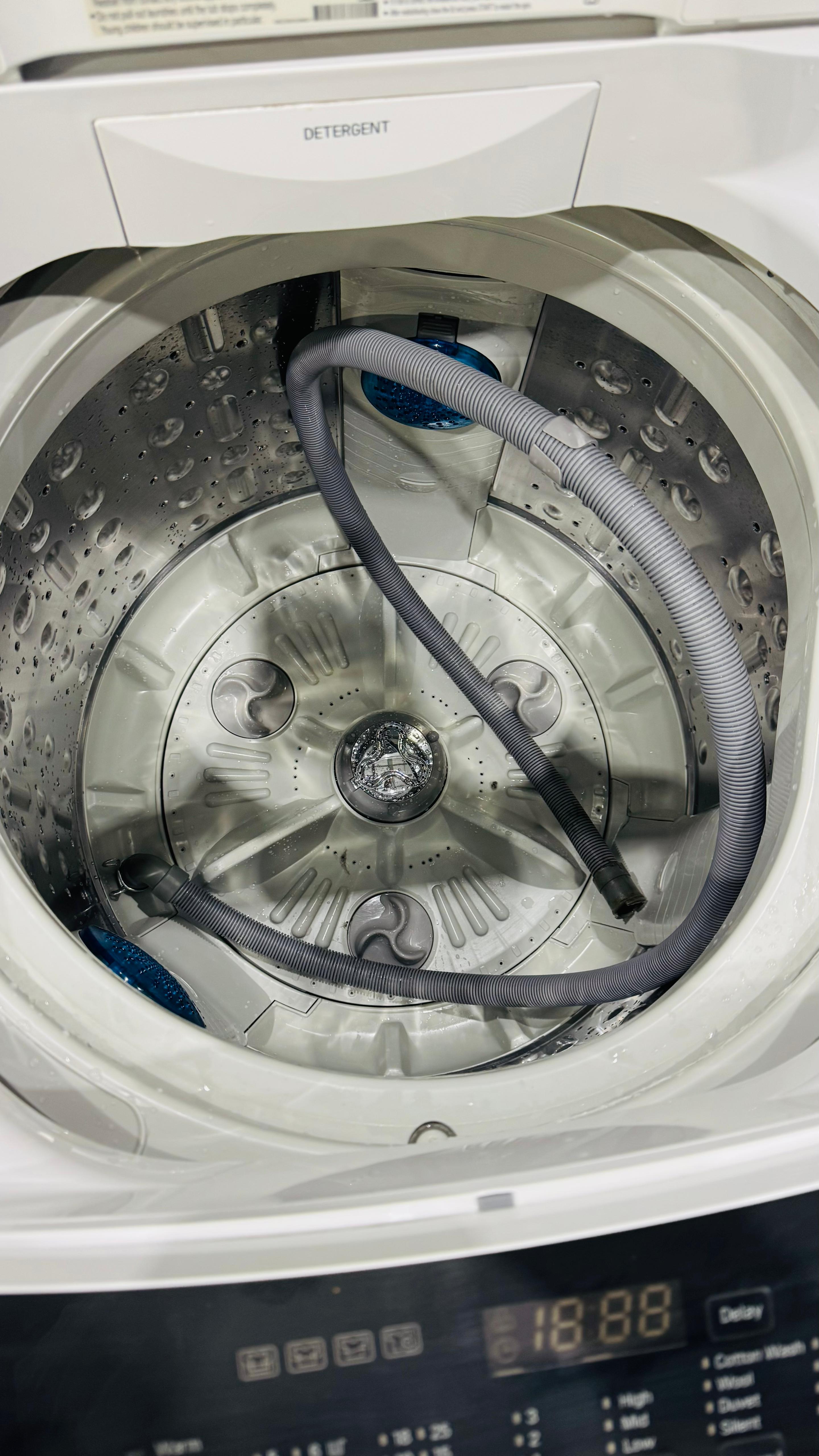 LG 6.5KGS TOP LOADER WASHING MACHINE