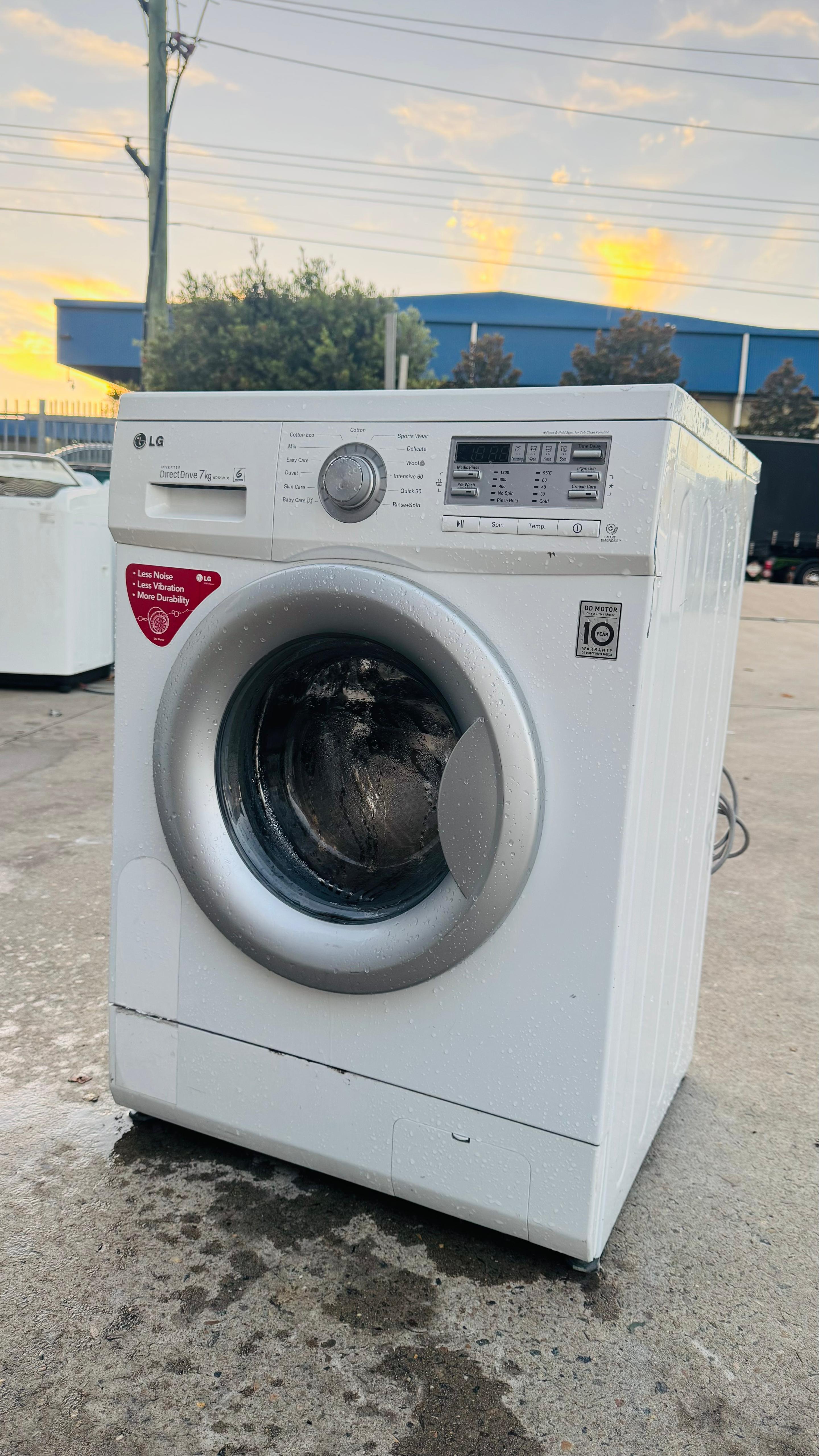 LG 7KGS FRONT LOADER WASHING MACHINE