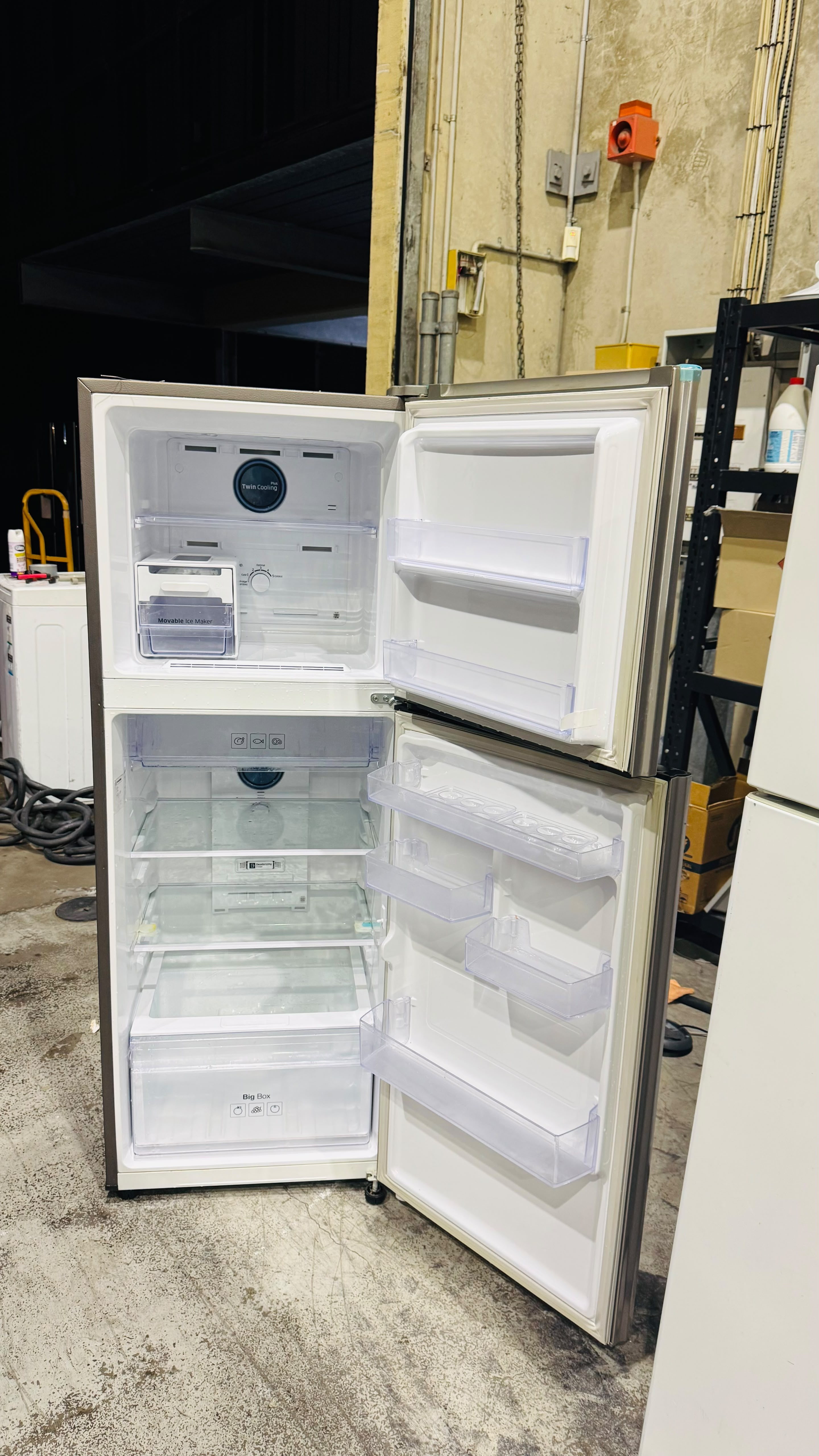 SAMSUNG 320 LITRES FRIDGE FREEZER