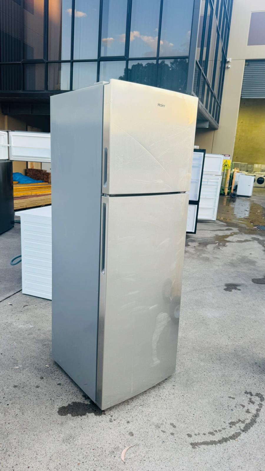 HAIER 335 LITRES FRIDGE FREEZER