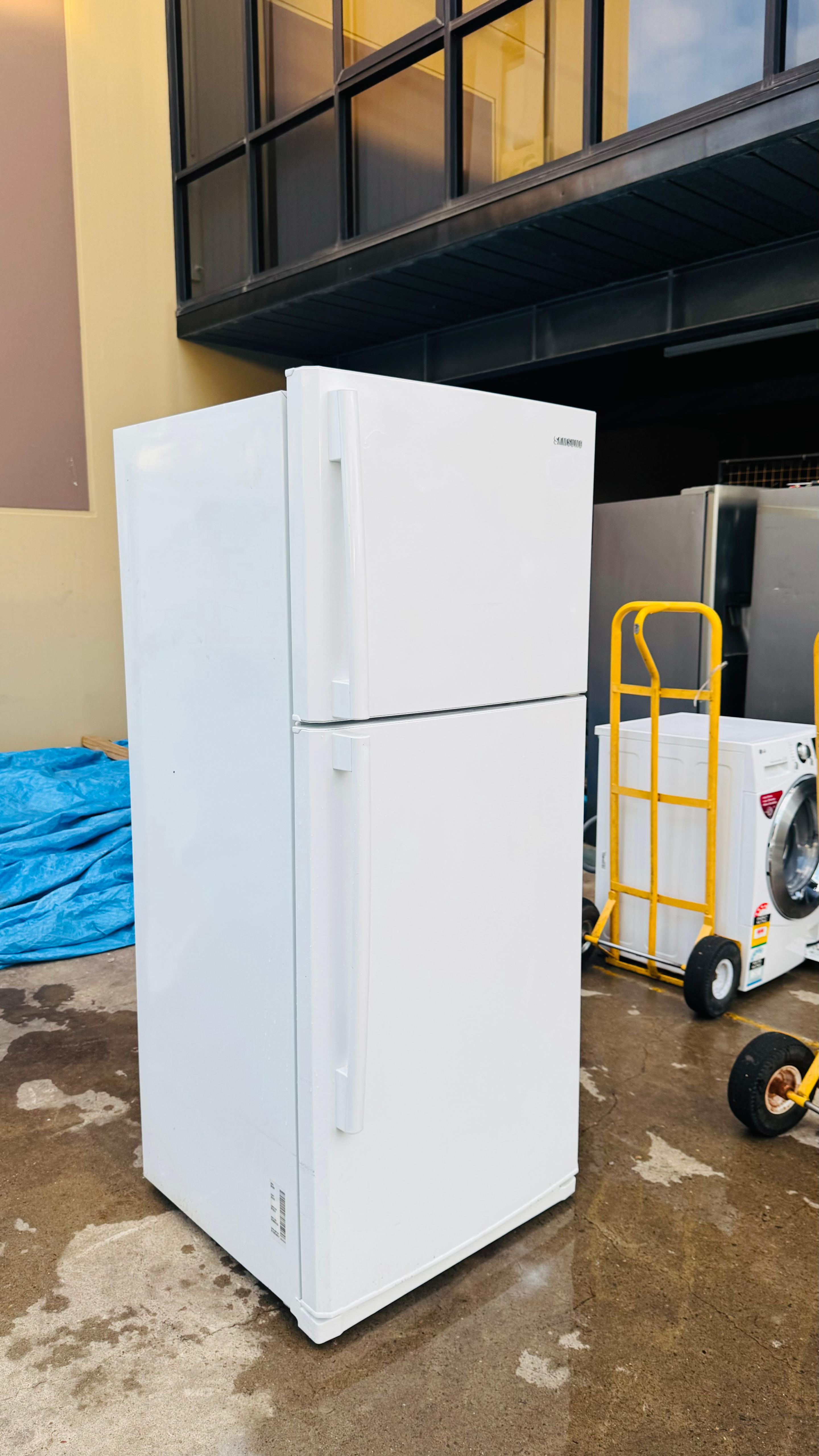 SAMSUNG 434 LITRES FRIDGE FREEZER