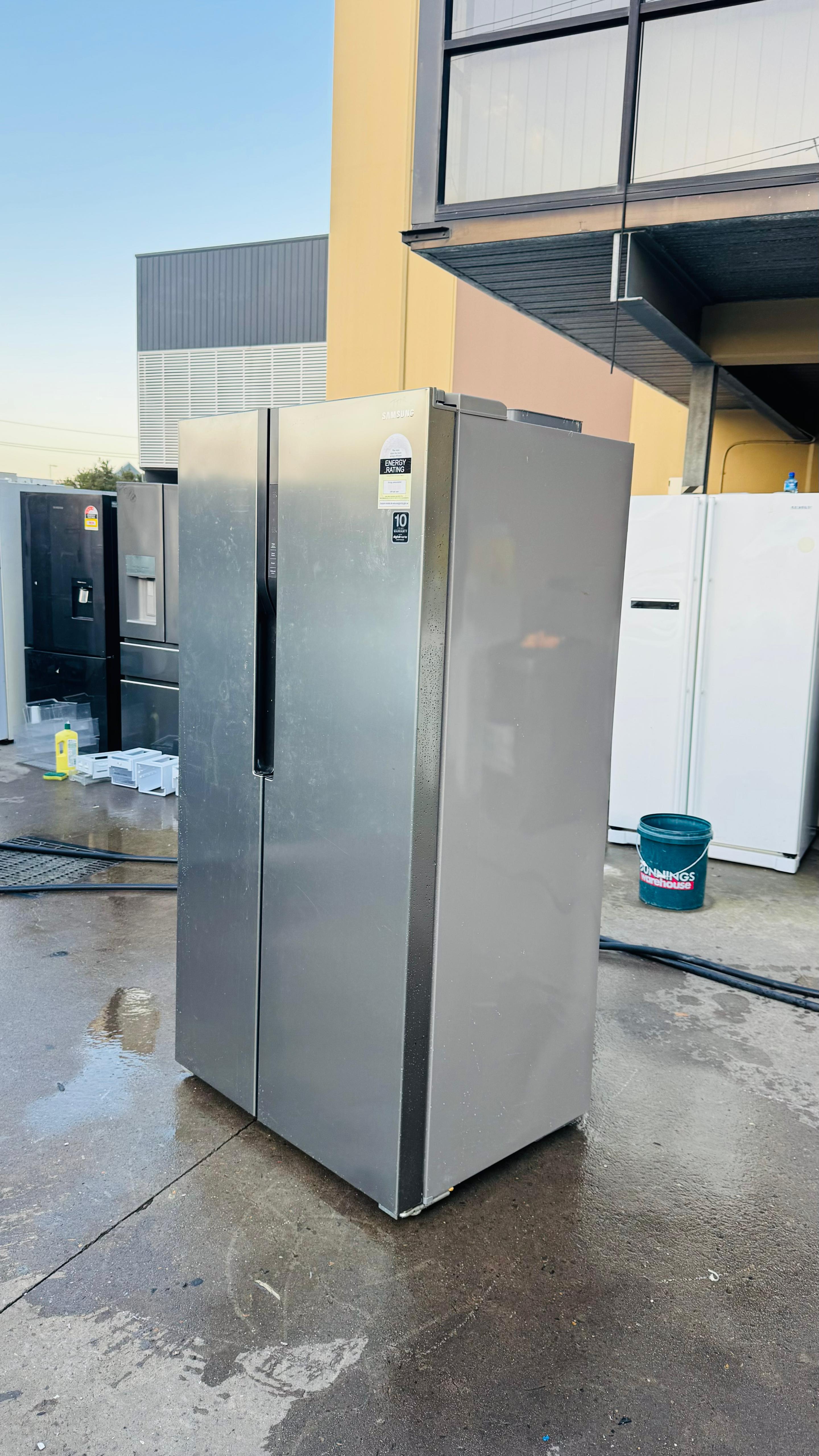 SAMSUNG 584 LITRES SIDE BY SIDE DOOR FRIDGE FREEZER