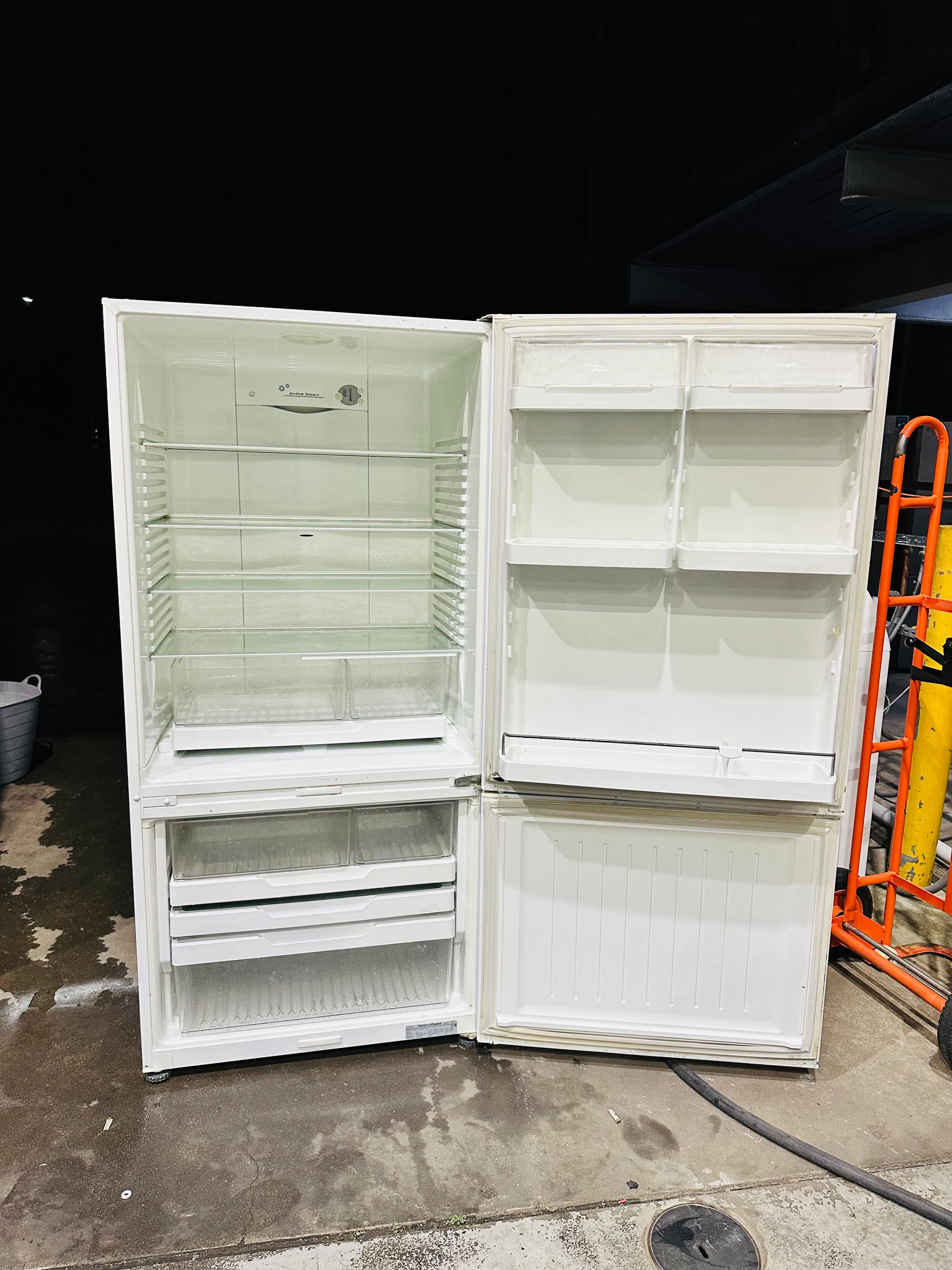 FISHER AND PAYKEL 519 LITRES FRIDGE FREEZER