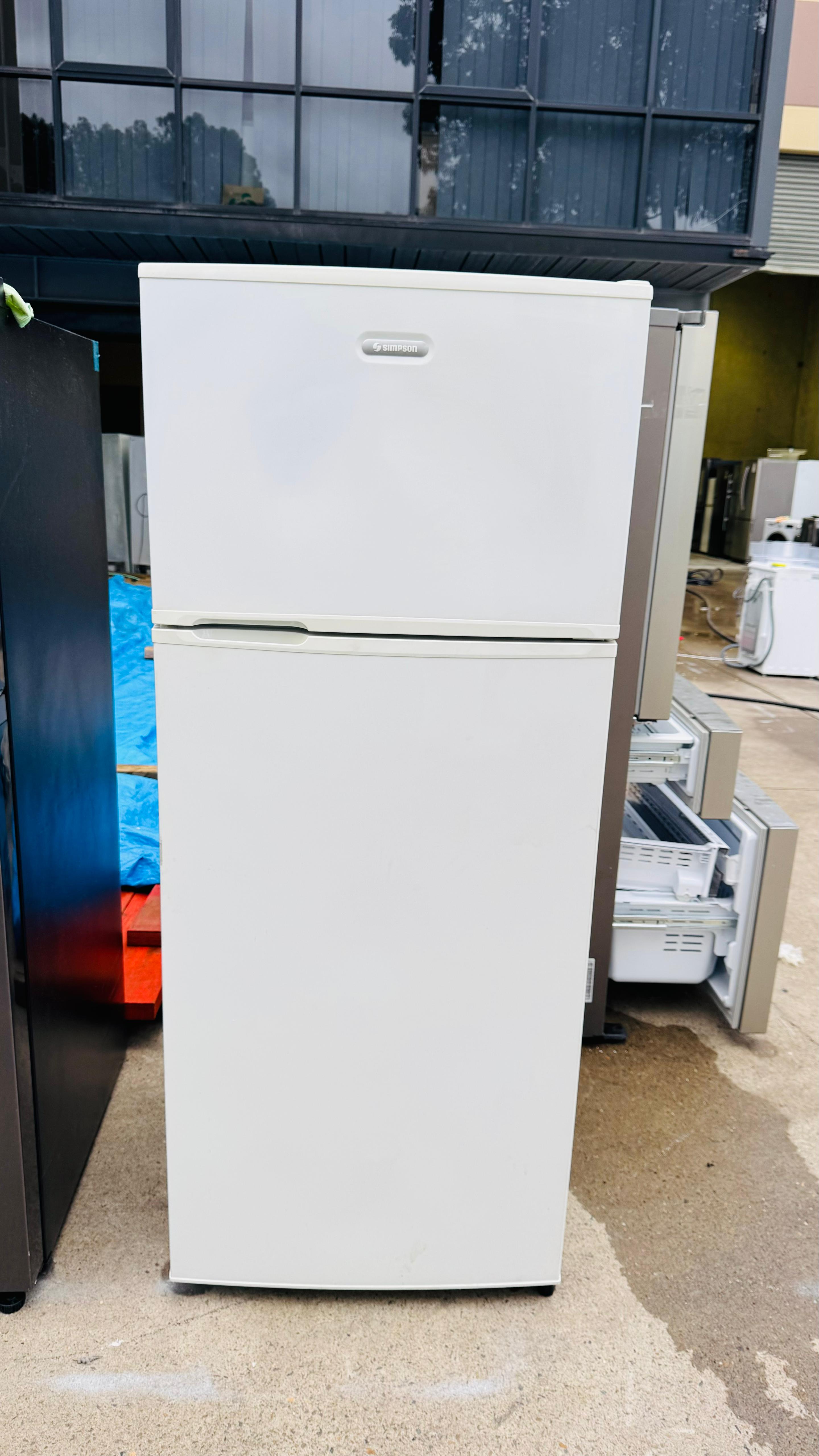 SIMPSON 393 LITRES FRIDGE FREEZER