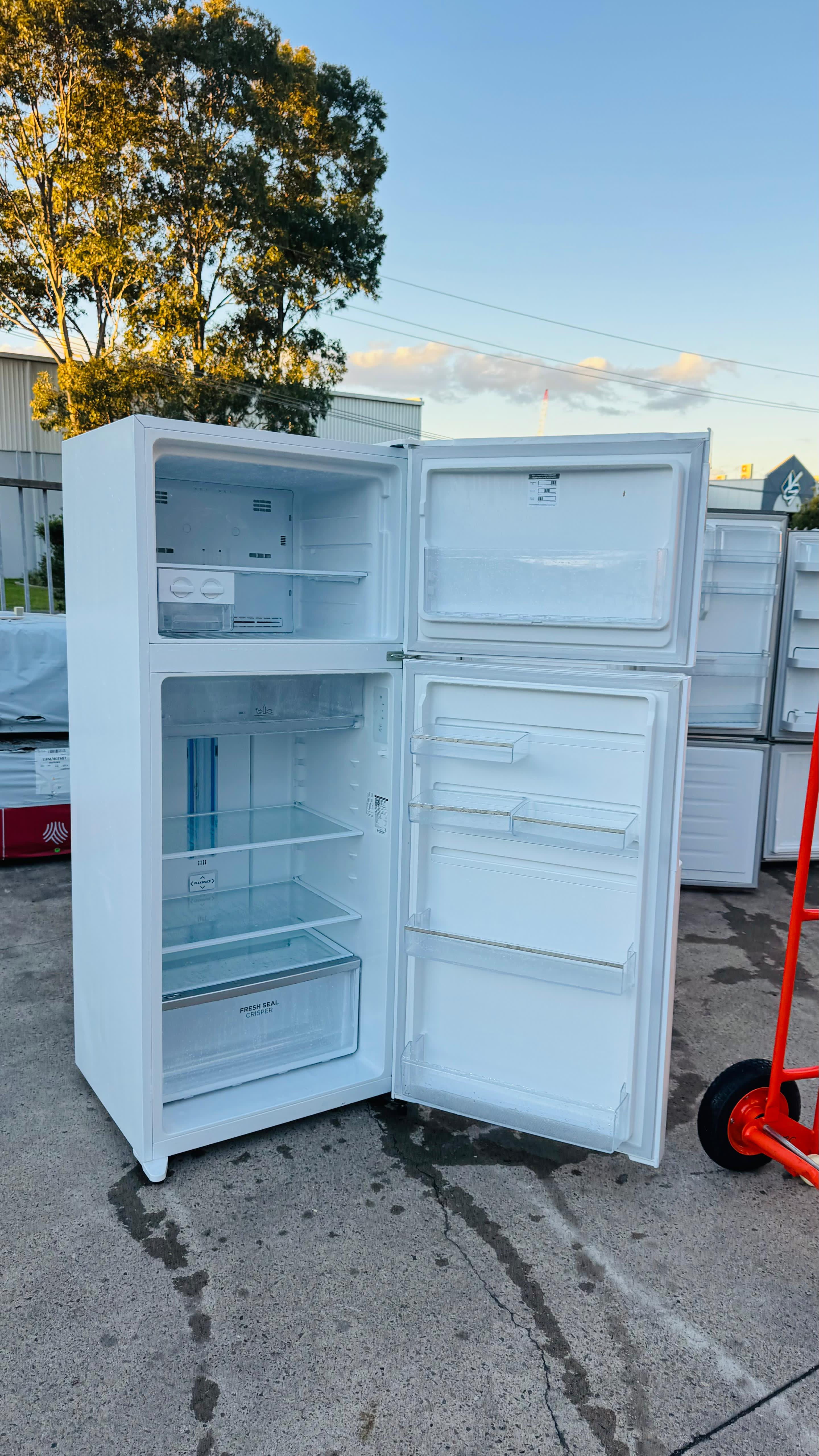 WESTINGHOUSE 461 LITRES FRIDGE FREEZER