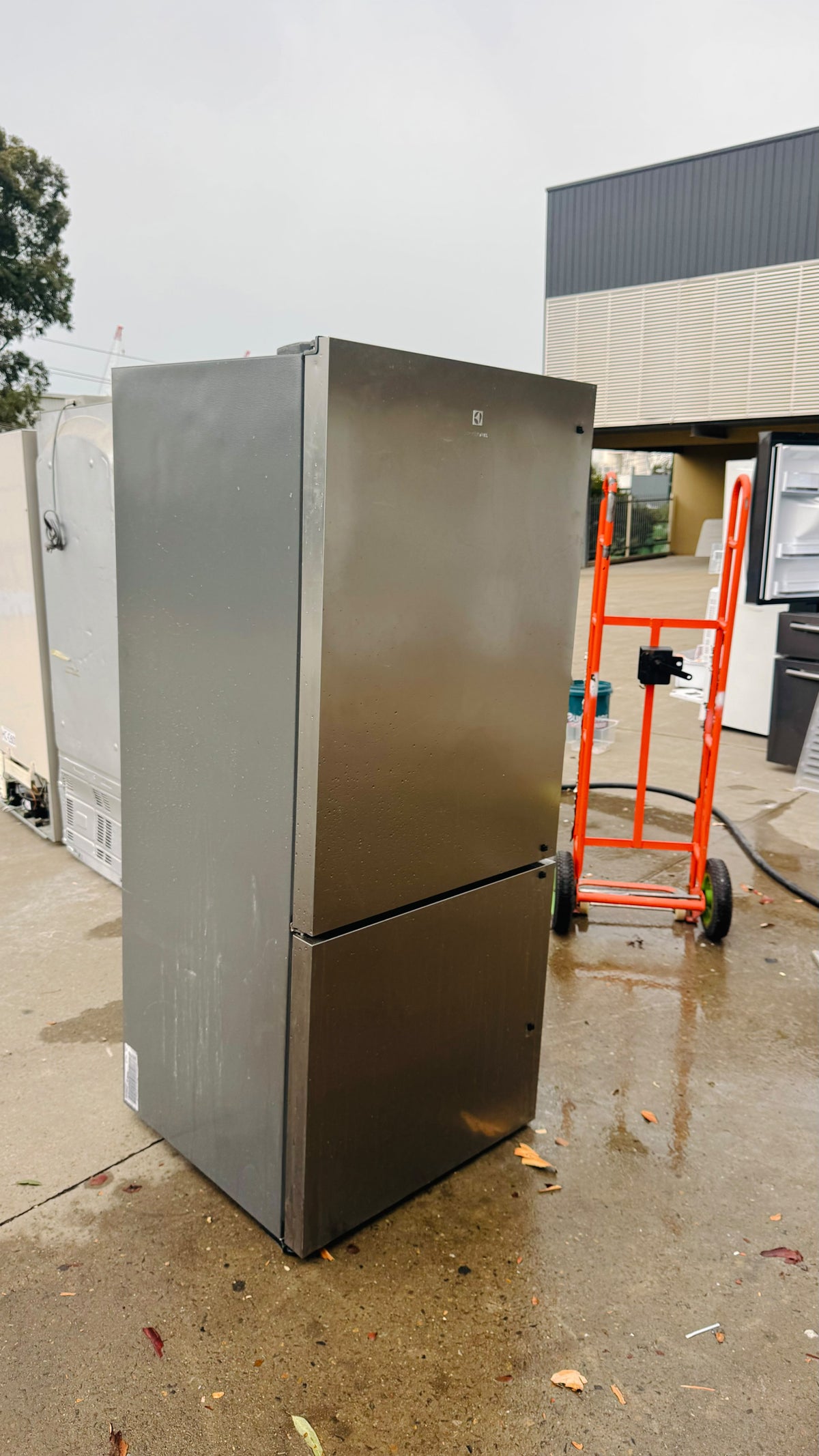 ELECTROLUX 430 LITRES FRIDGE FREEZER