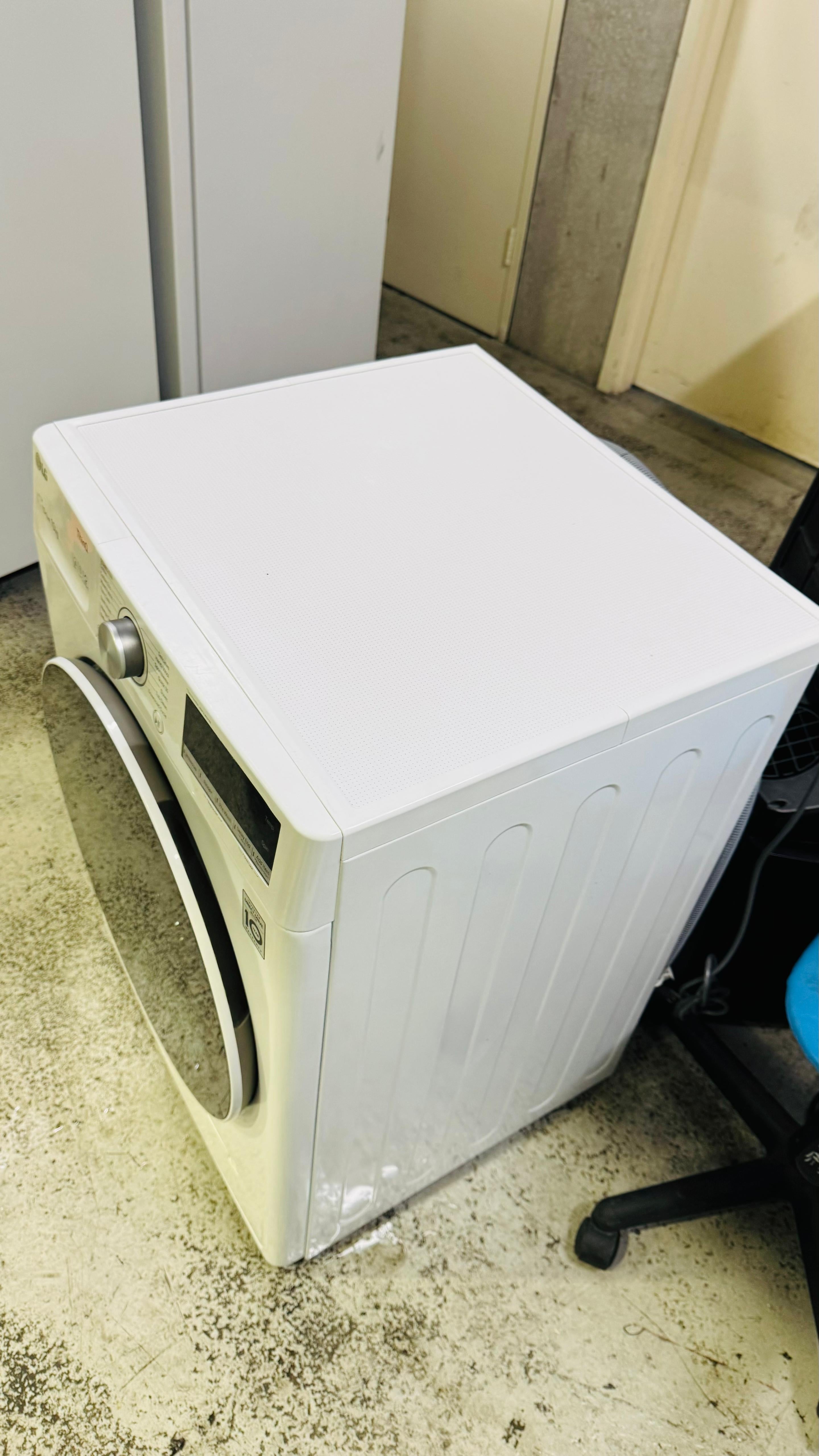LG 10KGS FRONT LOADER WASHING MACHINE