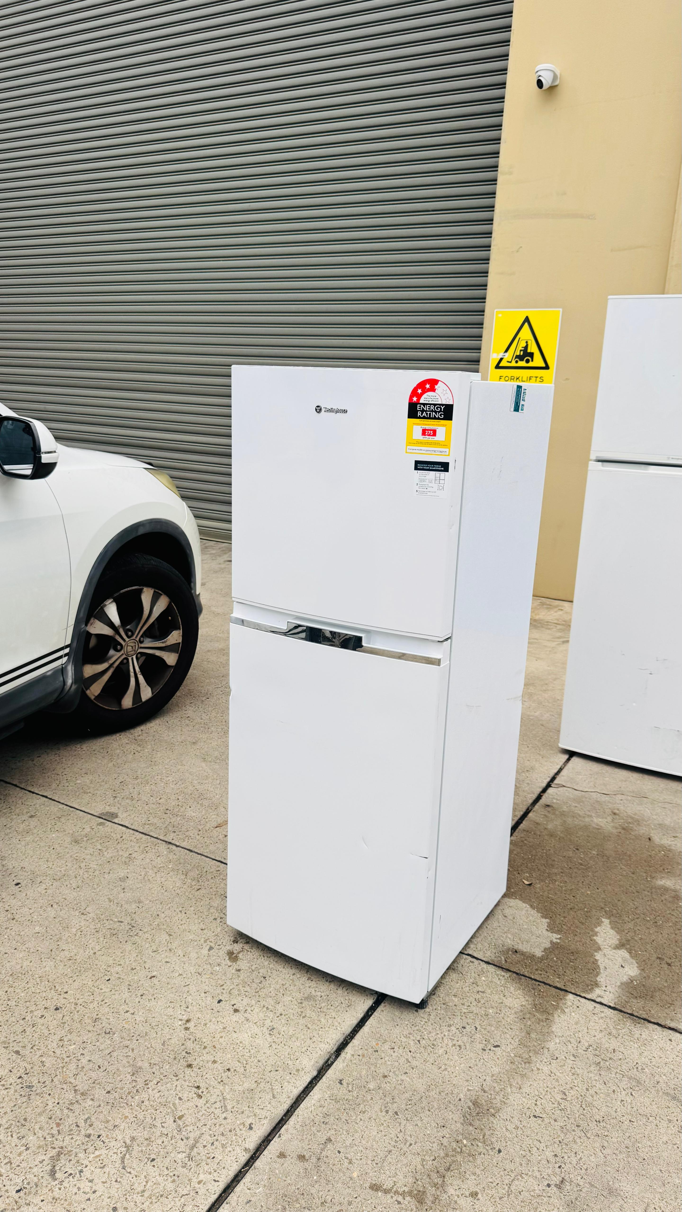 WESTINGHOUSE 230 LITRES FRIDGE FREEZER
